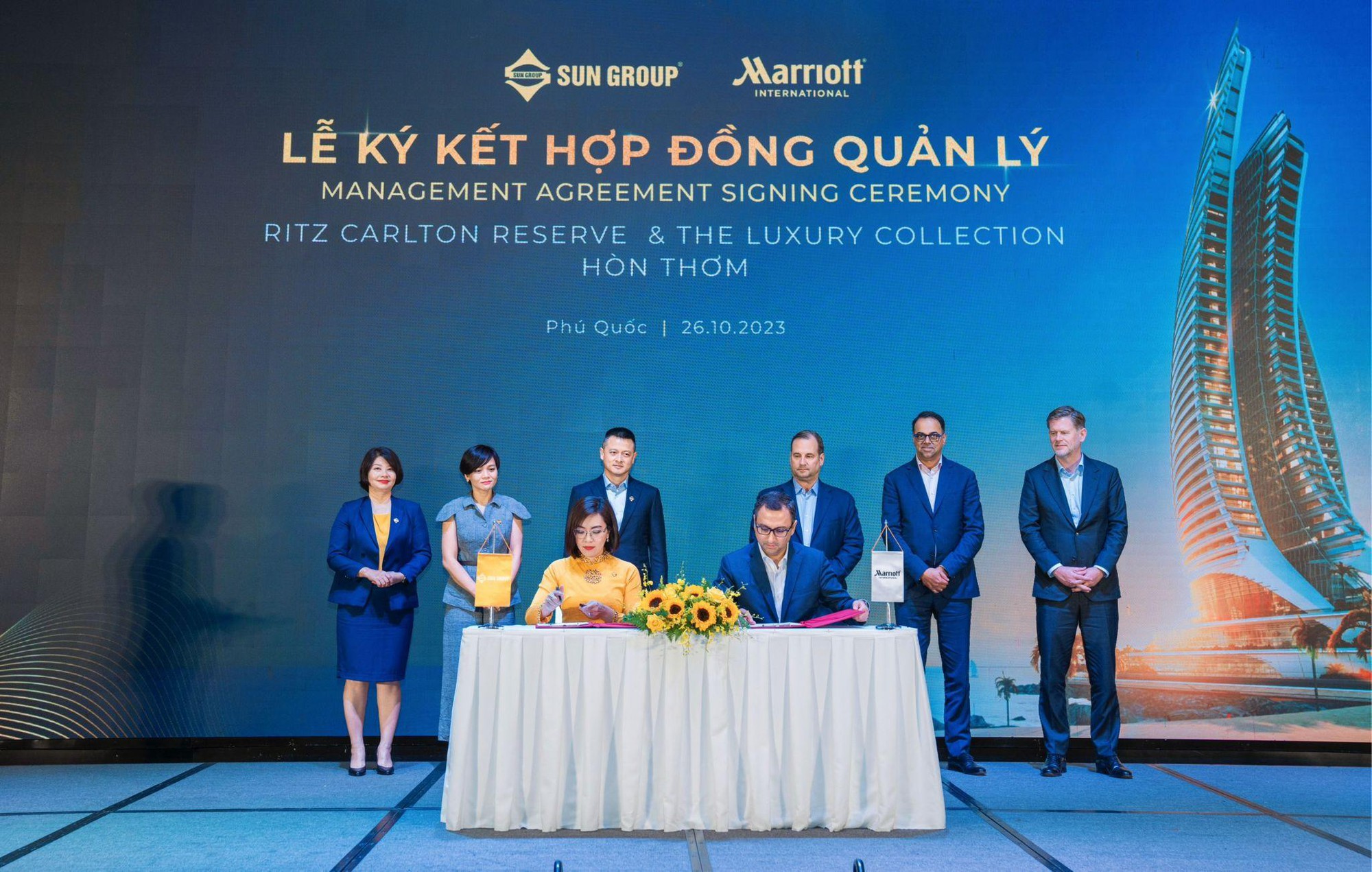 Sun Group cùng Marriott International ký kết quản lý 2 khu nghỉ dưỡng sang trọng bậc nhất thế giới tại Hòn Thơm - Ảnh 1.