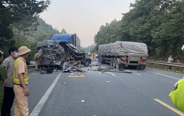 Thủ tướng chỉ đạo khắc phục hậu quả vụ tai nạn giao thông đặc biệt nghiêm trọng tại Lạng Sơn - Ảnh 1.