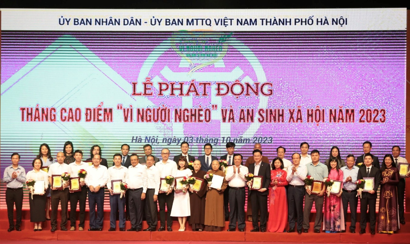 T&T Group ủng hộ 1 tỷ đồng cho Quỹ “Vì người nghèo” thành phố Hà Nội - Ảnh 2.