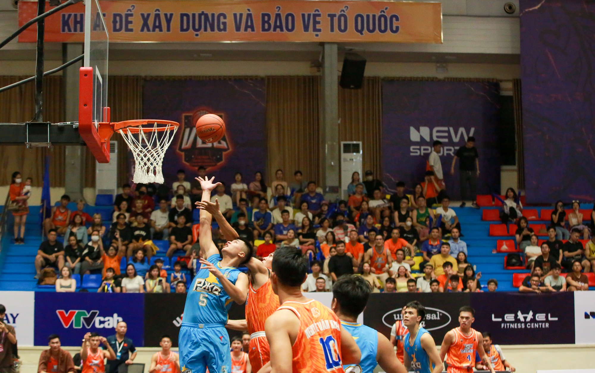 Khán giả thủ đô &quot;mãn nhãn&quot; với giải bóng rổ Vietnam Pro-Am Basketball Championship 2023 - Ảnh 7.