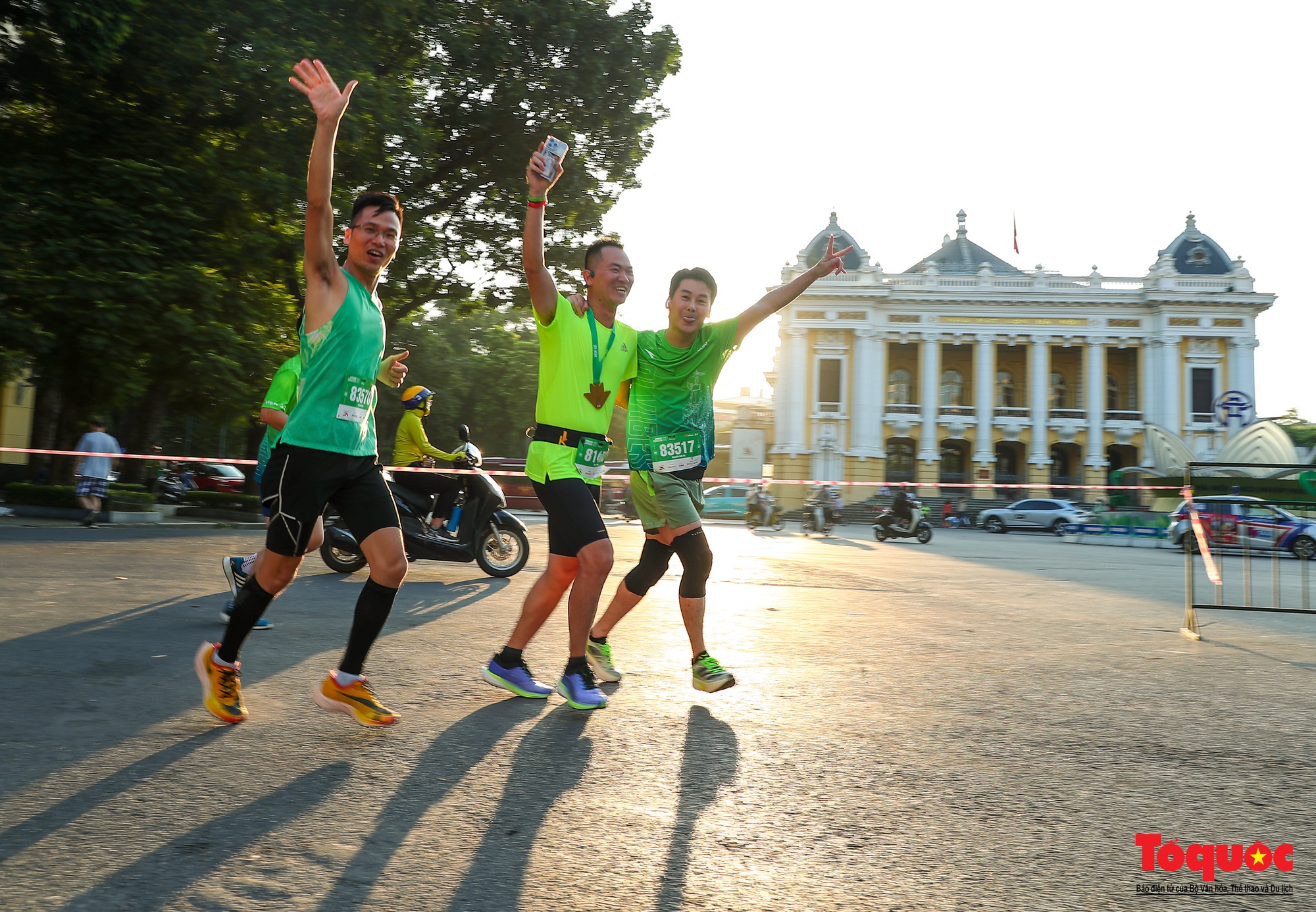 Gần 11.000 vận động viên tham gia giải chạy dưới nắng thu Hà Nội - Ảnh 13.