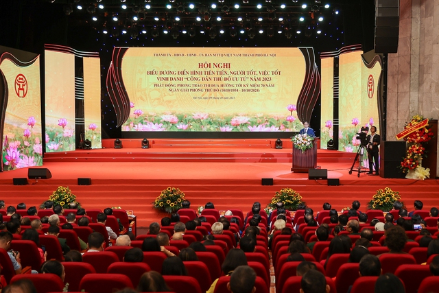 Thủ tướng: Xây dựng người Hà Nội tiêu biểu cho văn hóa, lương tri và phẩm giá con người - Ảnh 2.