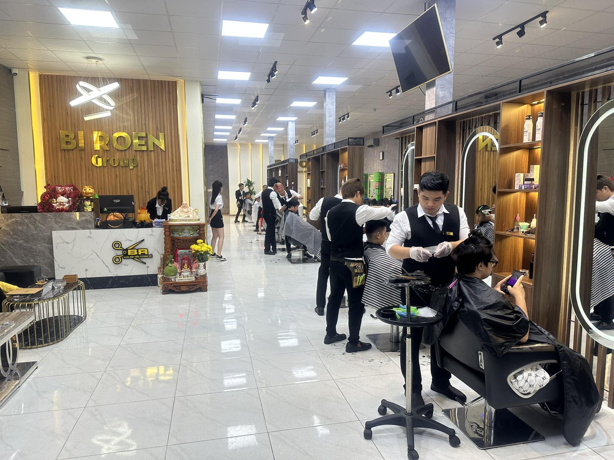 Bi Roen Group: Chuỗi salon tóc nam dẫn đầu xu hướng tại Vũng Tàu - Ảnh 1.
