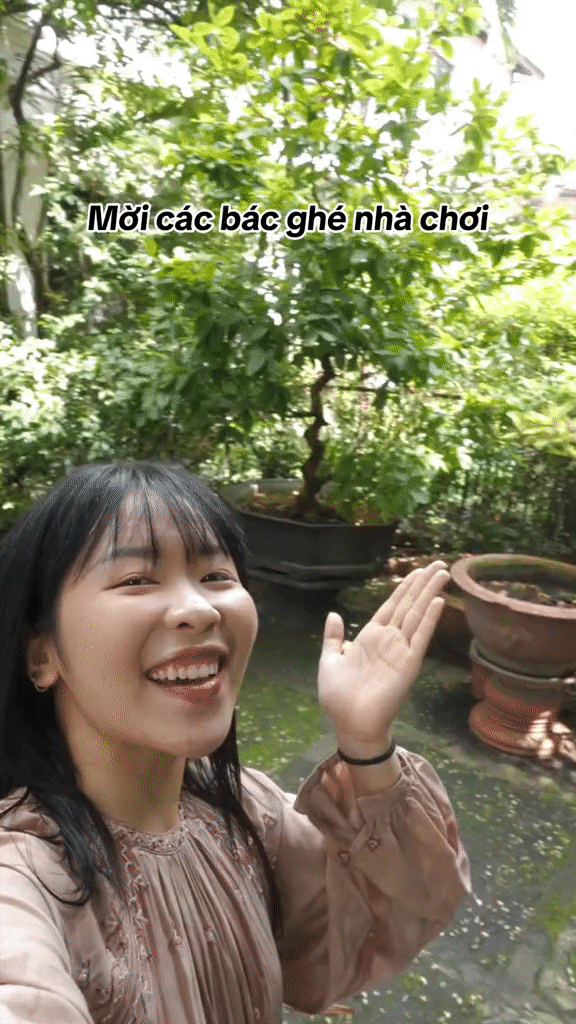 &quot;Biệt phủ&quot; hơn 140 tuổi của nữ Youtuber có tiếng: Mẹ thuê thợ di nhà từ Huế vào Nam, ngắm khu vườn mà ngỡ &quot;sở thú&quot; - Ảnh 2.