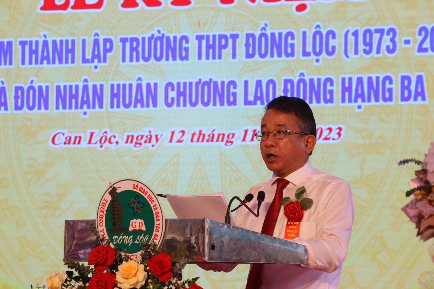 Trường Trung học phổ thông Đồng Lộc, Can Lộc, Hà Tĩnh đón nhận Huân chương Lao động Hạng Ba - Ảnh 2.