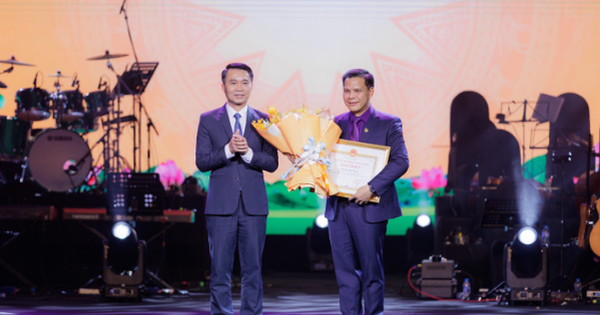 Đêm nhạc Trịnh Công Sơn kỷ niệm 20 năm thành lập VNGroup - Ảnh 1.