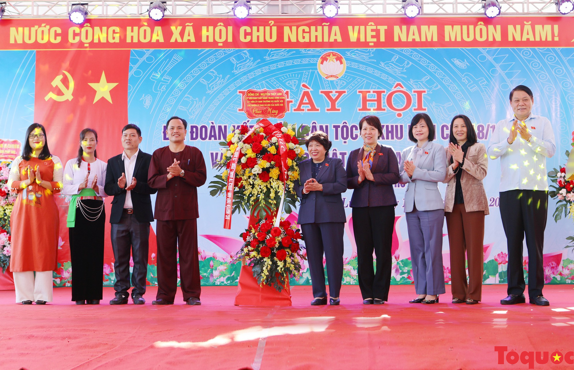 Chủ nhiệm Ủy ban Xã hội Nguyễn Thúy Anh dự Ngày hội đại đoàn kết dân tộc tại Yên Lập, Phú Thọ - Ảnh 3.
