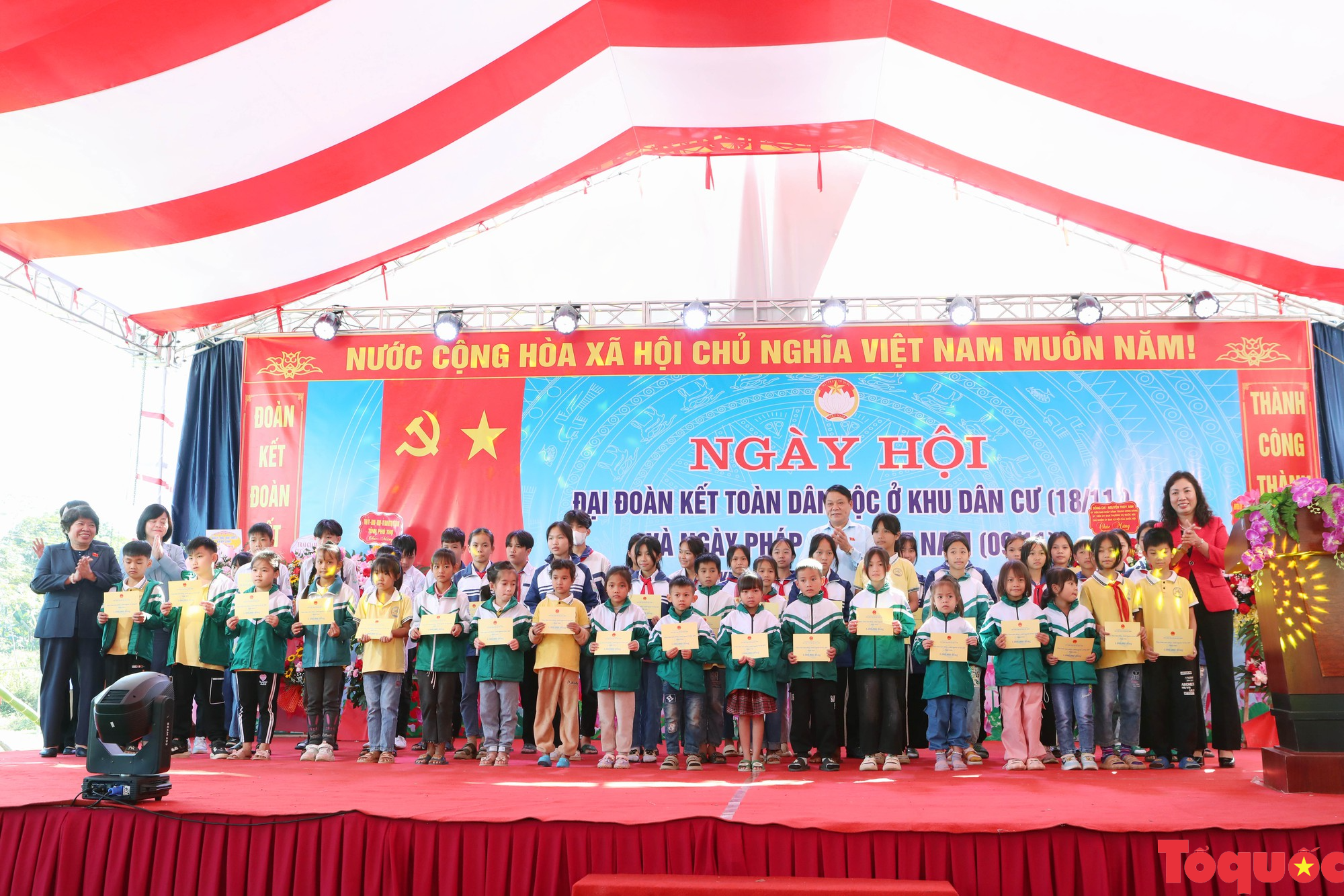 Chủ nhiệm Ủy ban Xã hội Nguyễn Thúy Anh dự Ngày hội đại đoàn kết dân tộc tại Yên Lập, Phú Thọ - Ảnh 5.
