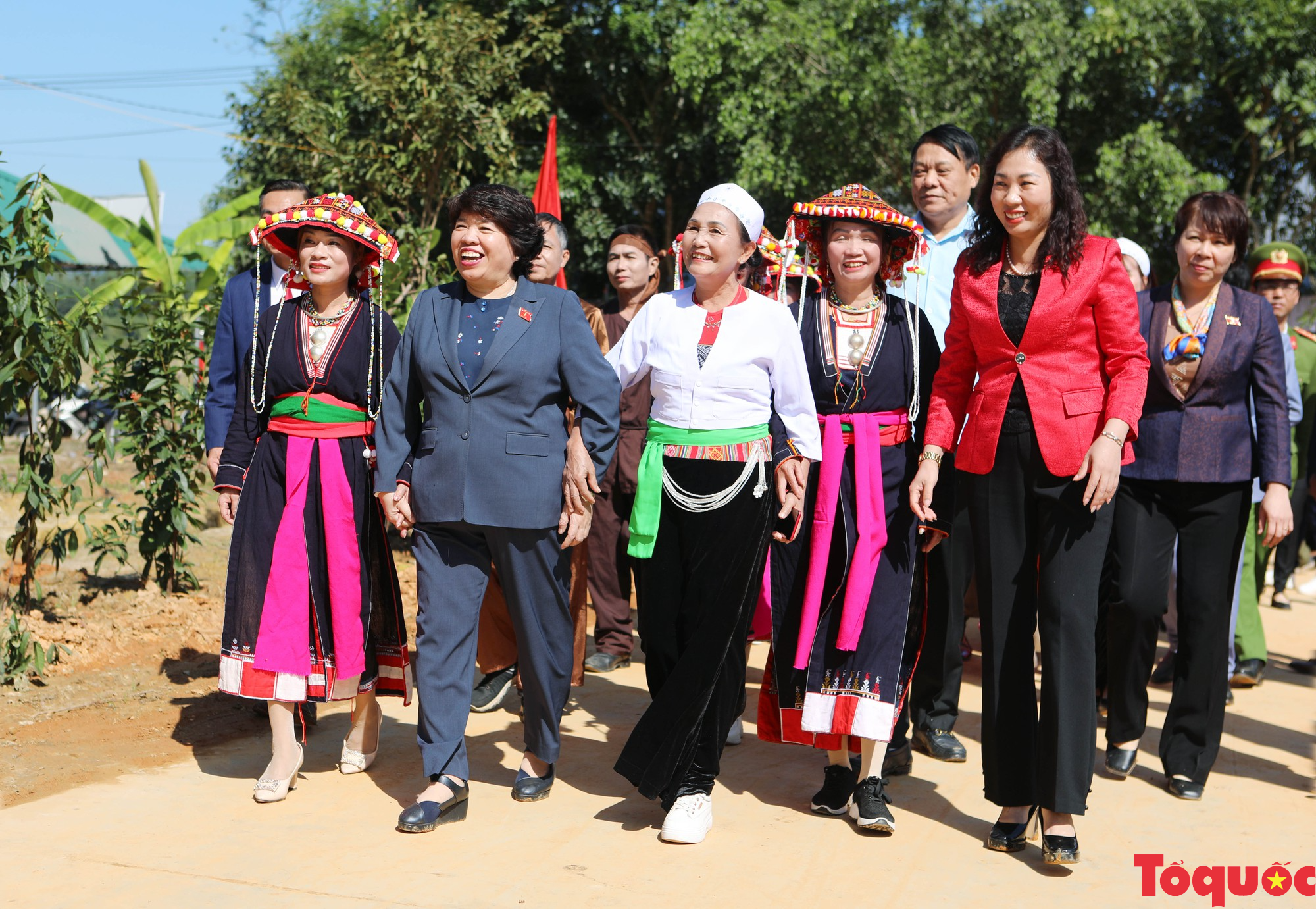 Chủ nhiệm Ủy ban Xã hội Nguyễn Thúy Anh dự Ngày hội đại đoàn kết dân tộc tại Yên Lập, Phú Thọ - Ảnh 6.