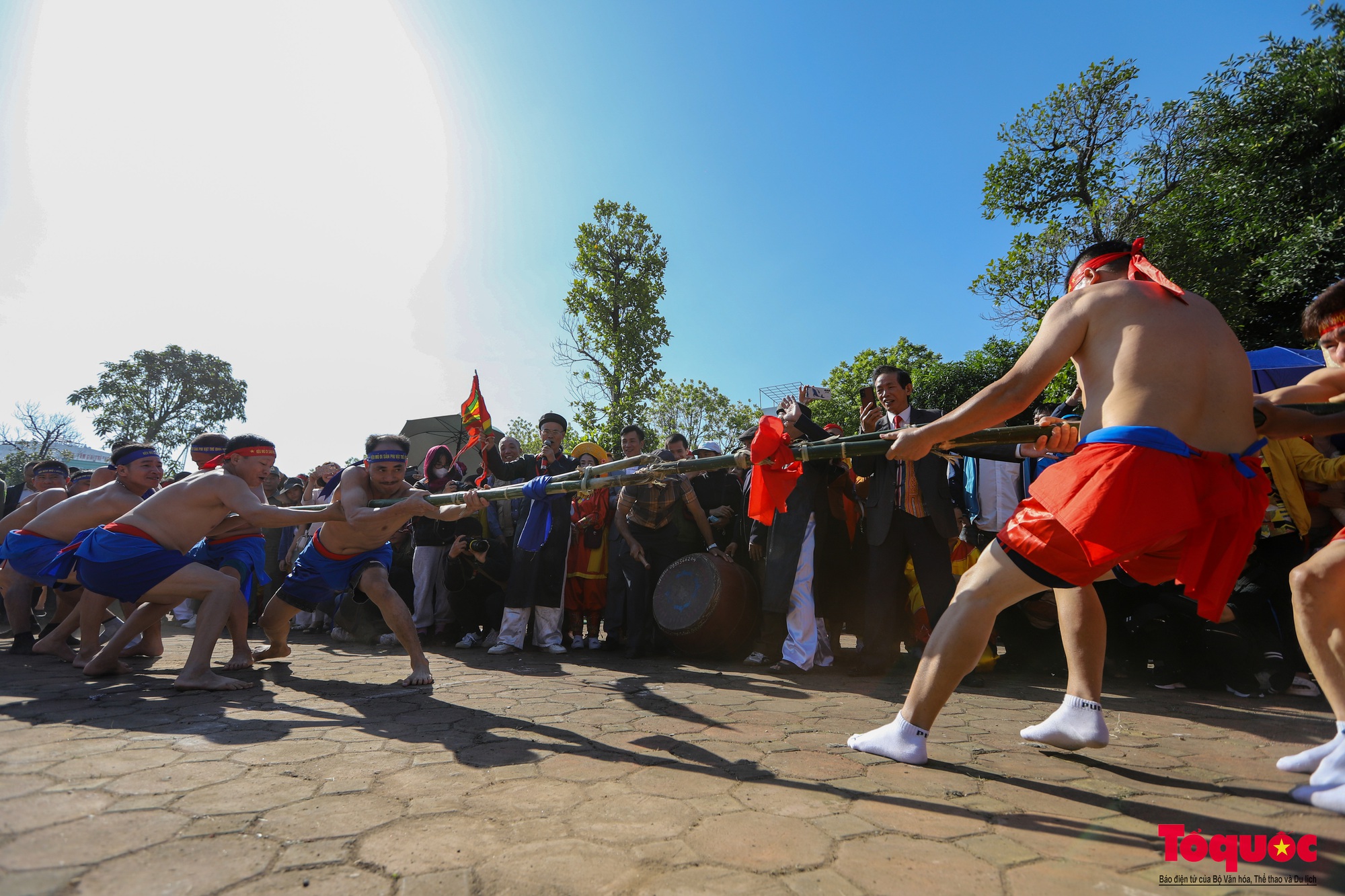 Lần đầu tiên tổ chức liên hoan trình diễn nghi lễ và trò chơi kéo co tại Việt Nam - Ảnh 14.