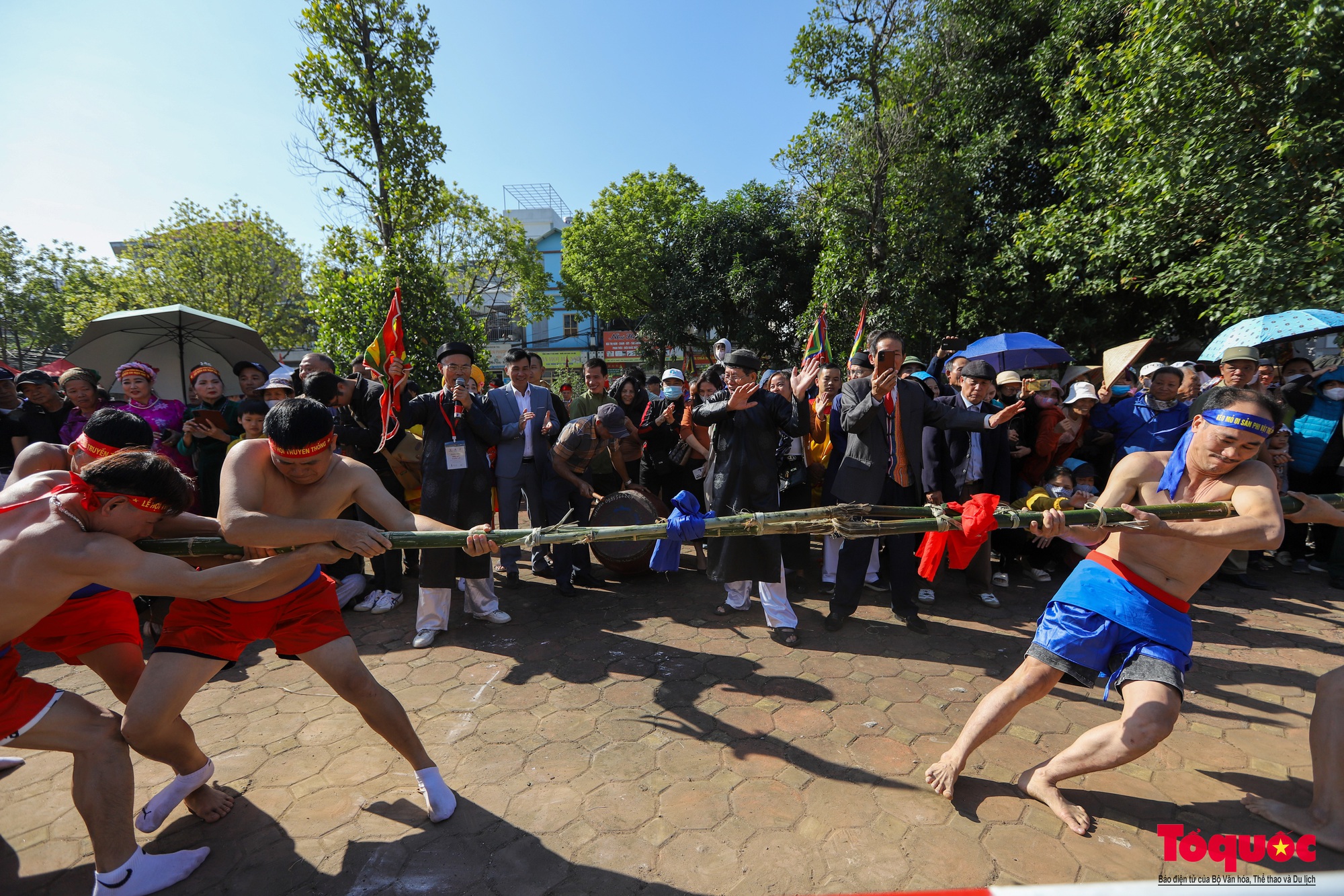 Lần đầu tiên tổ chức liên hoan trình diễn nghi lễ và trò chơi kéo co tại Việt Nam - Ảnh 12.