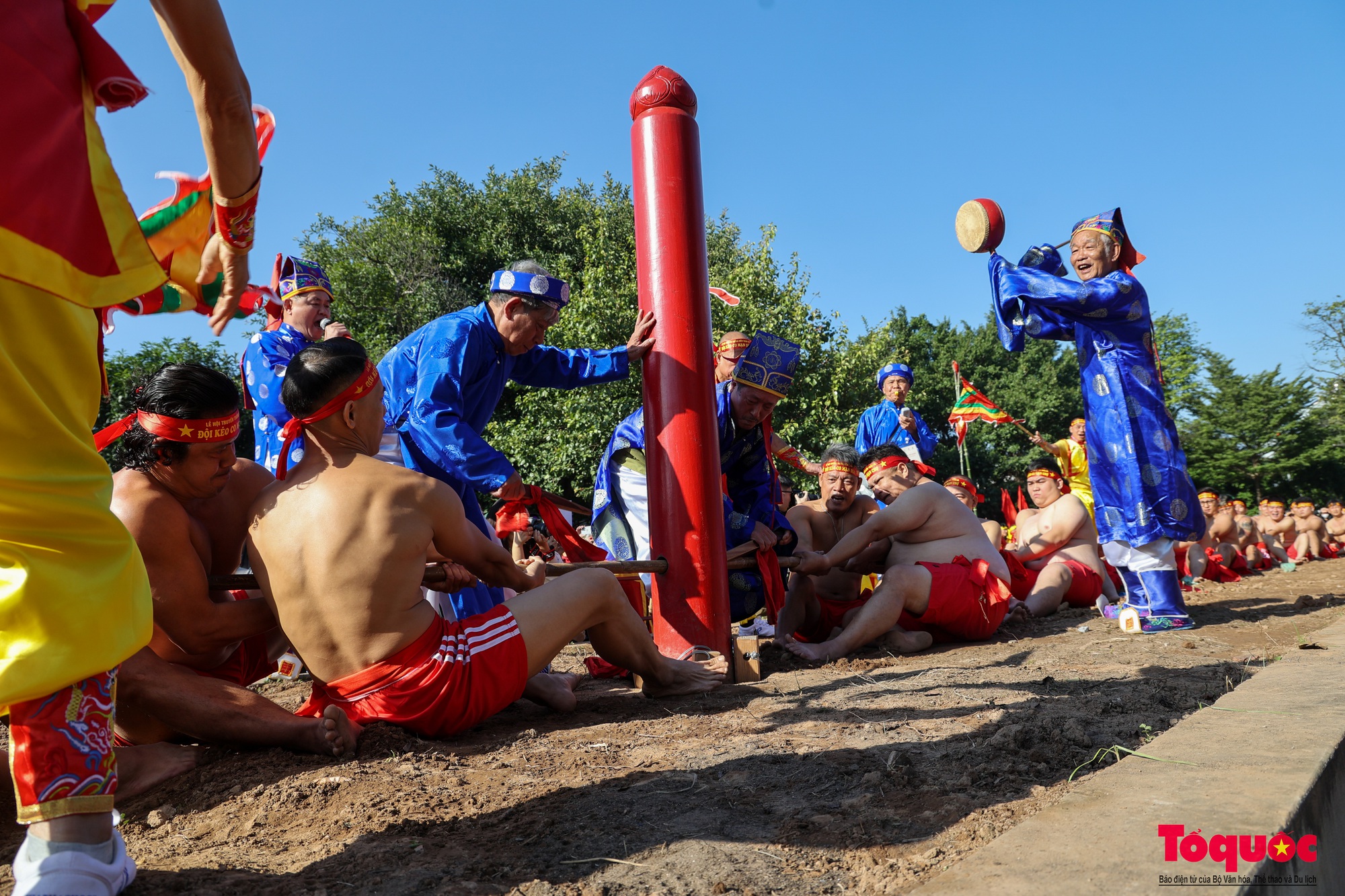 Lần đầu tiên tổ chức liên hoan trình diễn nghi lễ và trò chơi kéo co tại Việt Nam - Ảnh 4.