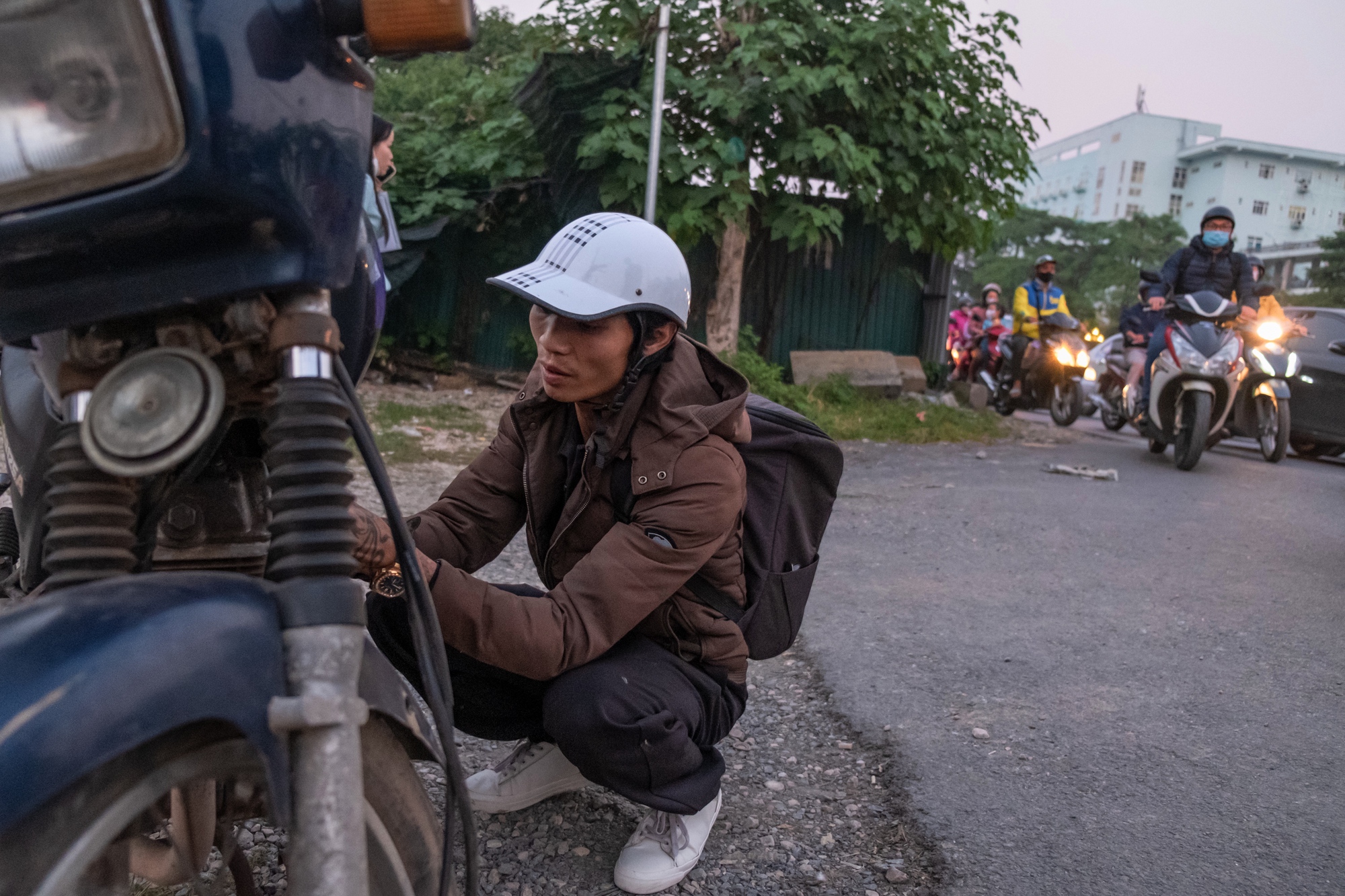 Đại lộ Chu Văn An sau hơn ba năm thông xe: Nhếch nhác và trở thành “điểm đen” giao thông - Ảnh 12.