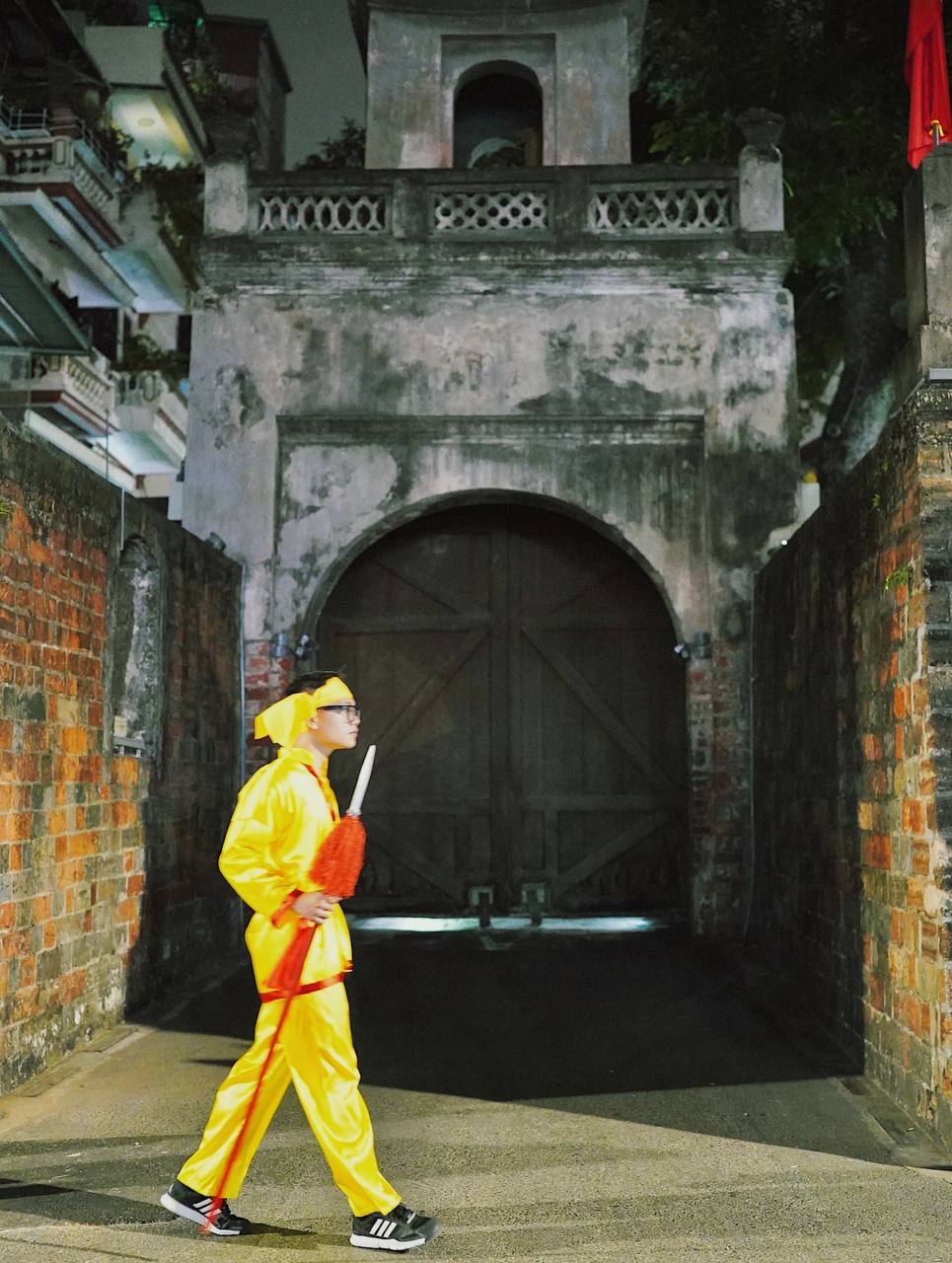 Cửa ô hơn 200 năm tuổi của Hà Nội “sống dậy” đầy sắc màu, du khách chen nhau đến chiêm ngưỡng- Ảnh 14.