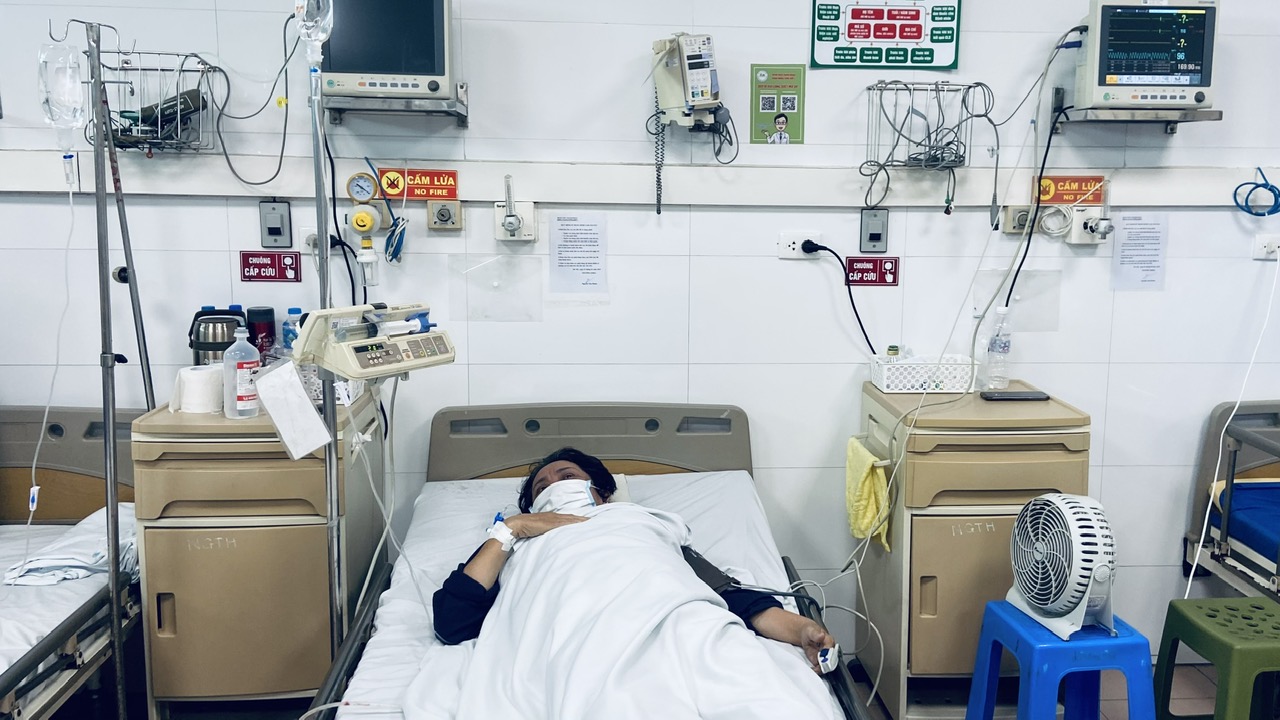Hà Nội: Bệnh viện kêu gọi giúp đỡ người phụ nữ mang căn bệnh quái ác - Ảnh 1.