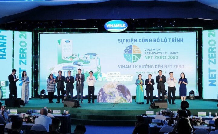 Vinamilk được vinh danh 'Doanh nghiệp đạt chuẩn văn hóa kinh doanh Việt Nam' - Ảnh 4.