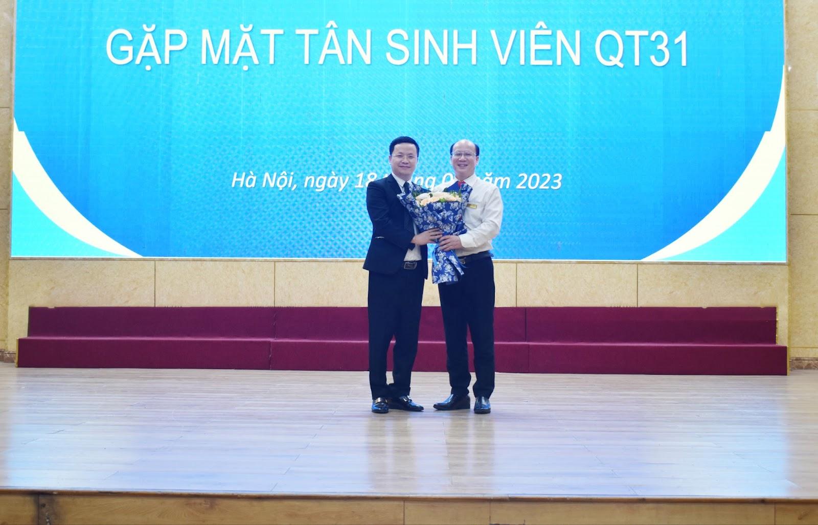 Từ cựu sinh viên đến CEO: Thông điệp sâu sắc của CEO Tony Vũ  - Nhà sáng lập Job3s.vn nhắn gửi tân sinh viên tại một trường đại học lớn - Ảnh 2.