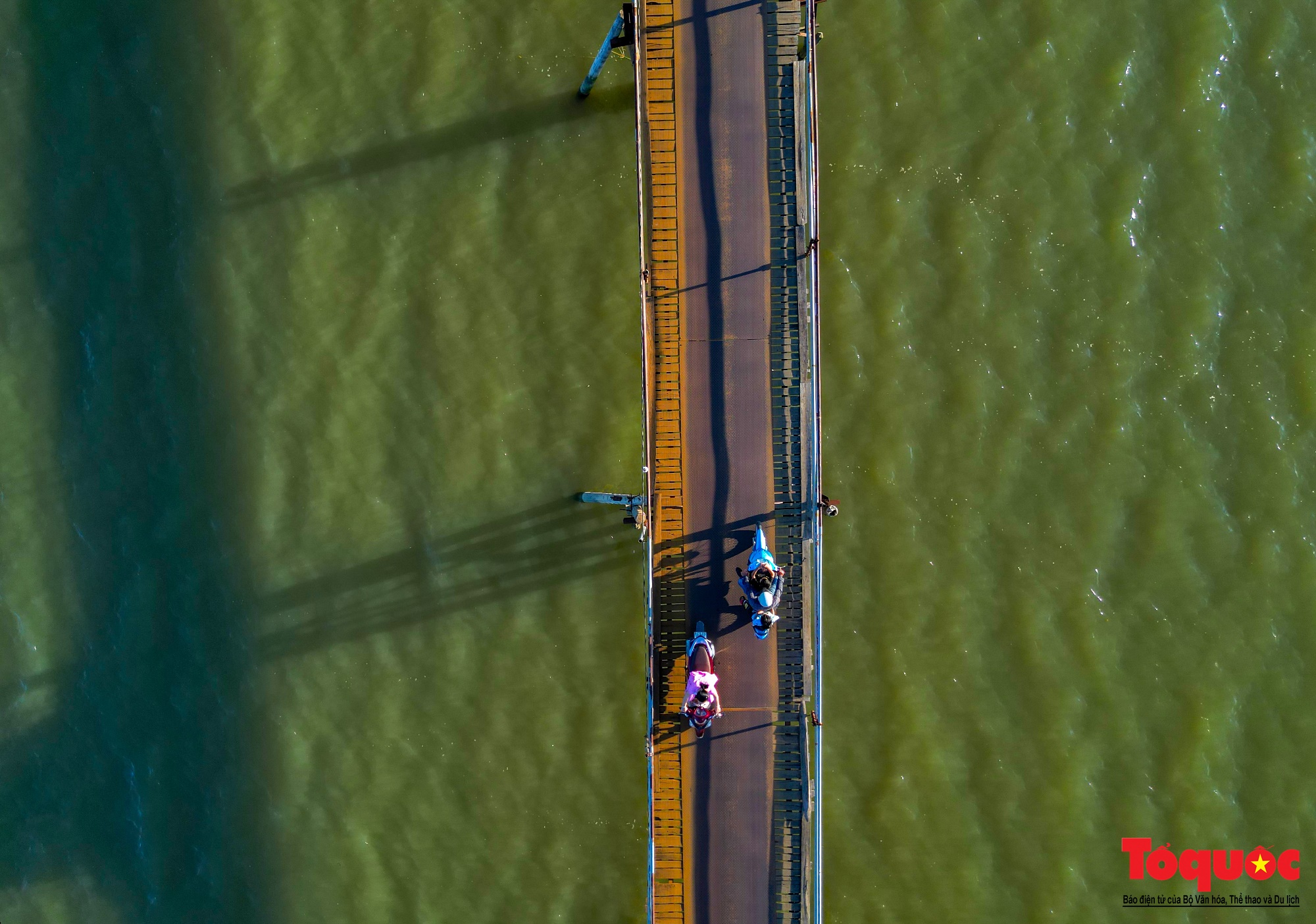 Cận cảnh cầu gỗ nối đôi bờ sông Cái ở Nha Trang vừa được chi gần 500 tỷ đồng để thay thế - Ảnh 11.