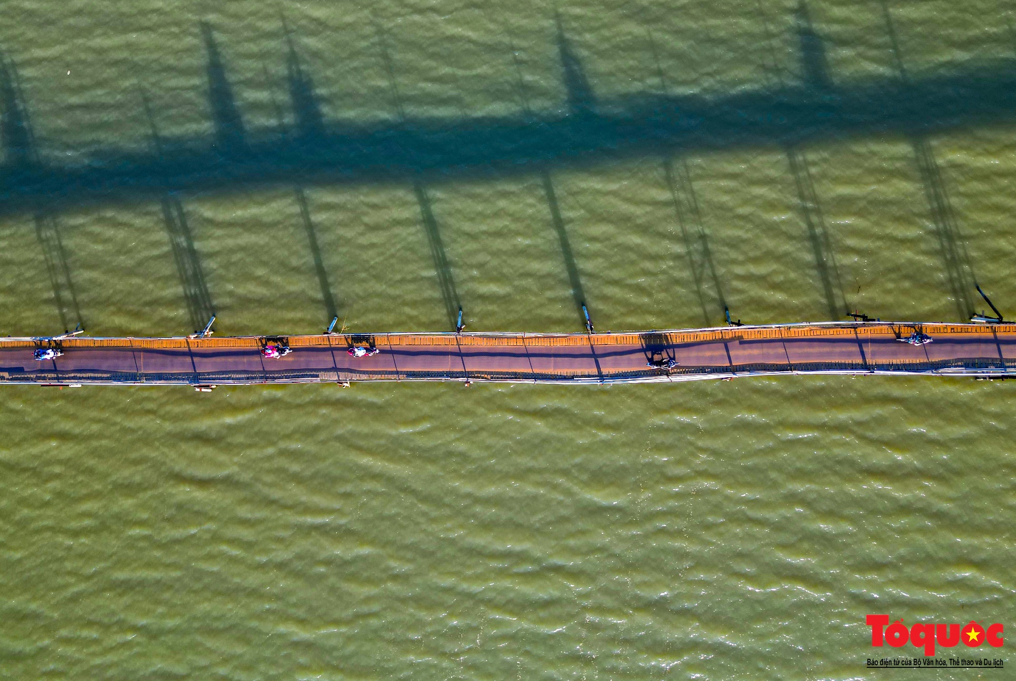 Cận cảnh cầu gỗ nối đôi bờ sông Cái ở Nha Trang vừa được chi gần 500 tỷ đồng để thay thế - Ảnh 5.