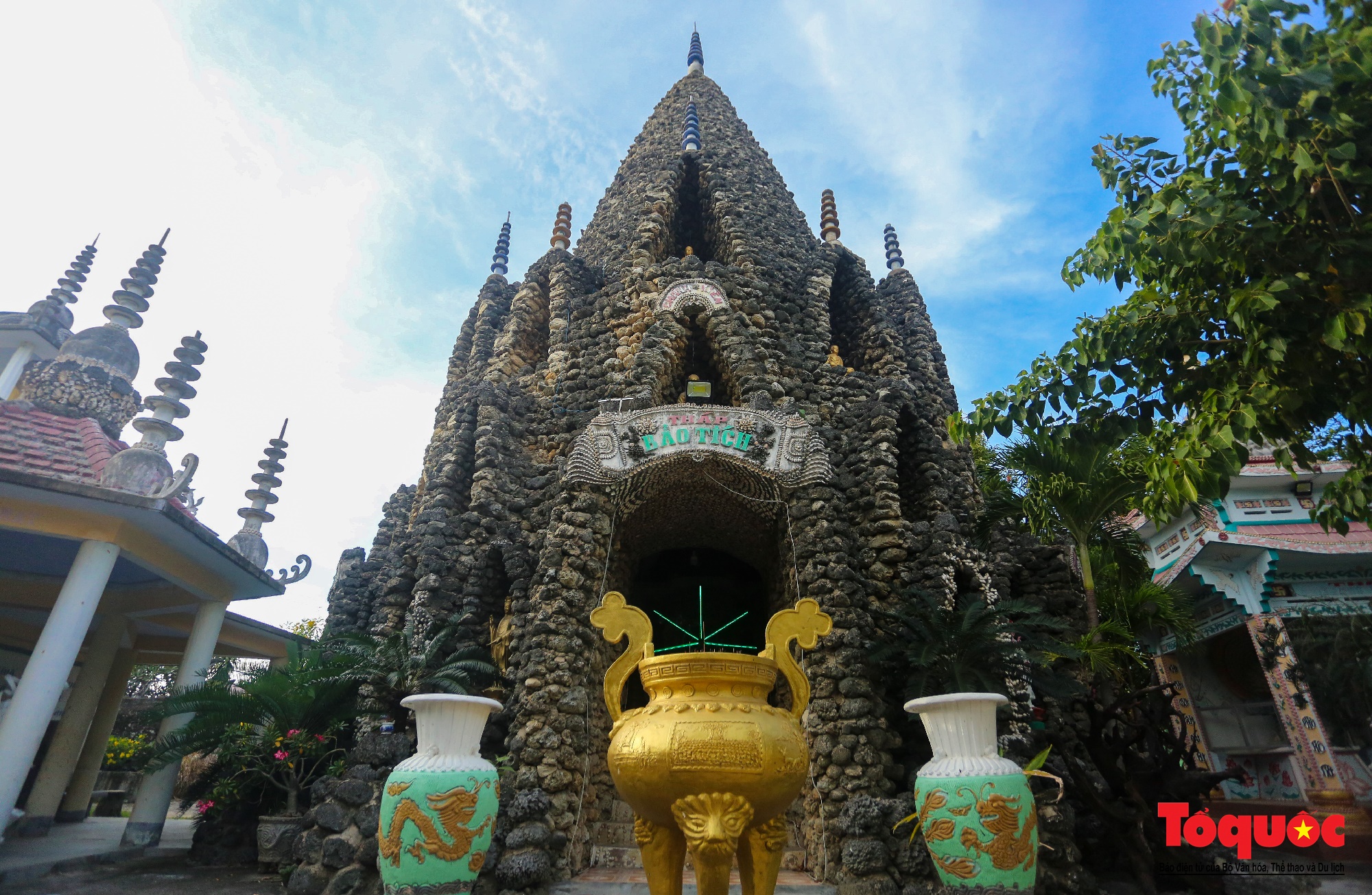 Độc đáo ngôi chùa làm bằng vỏ ốc ở Khánh Hòa - Ảnh 10.
