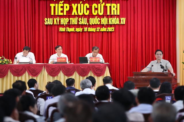 Thủ tướng Phạm Minh Chính tiếp xúc cử tri sau kỳ họp thứ sáu Quốc hội khóa XV - Ảnh 1.