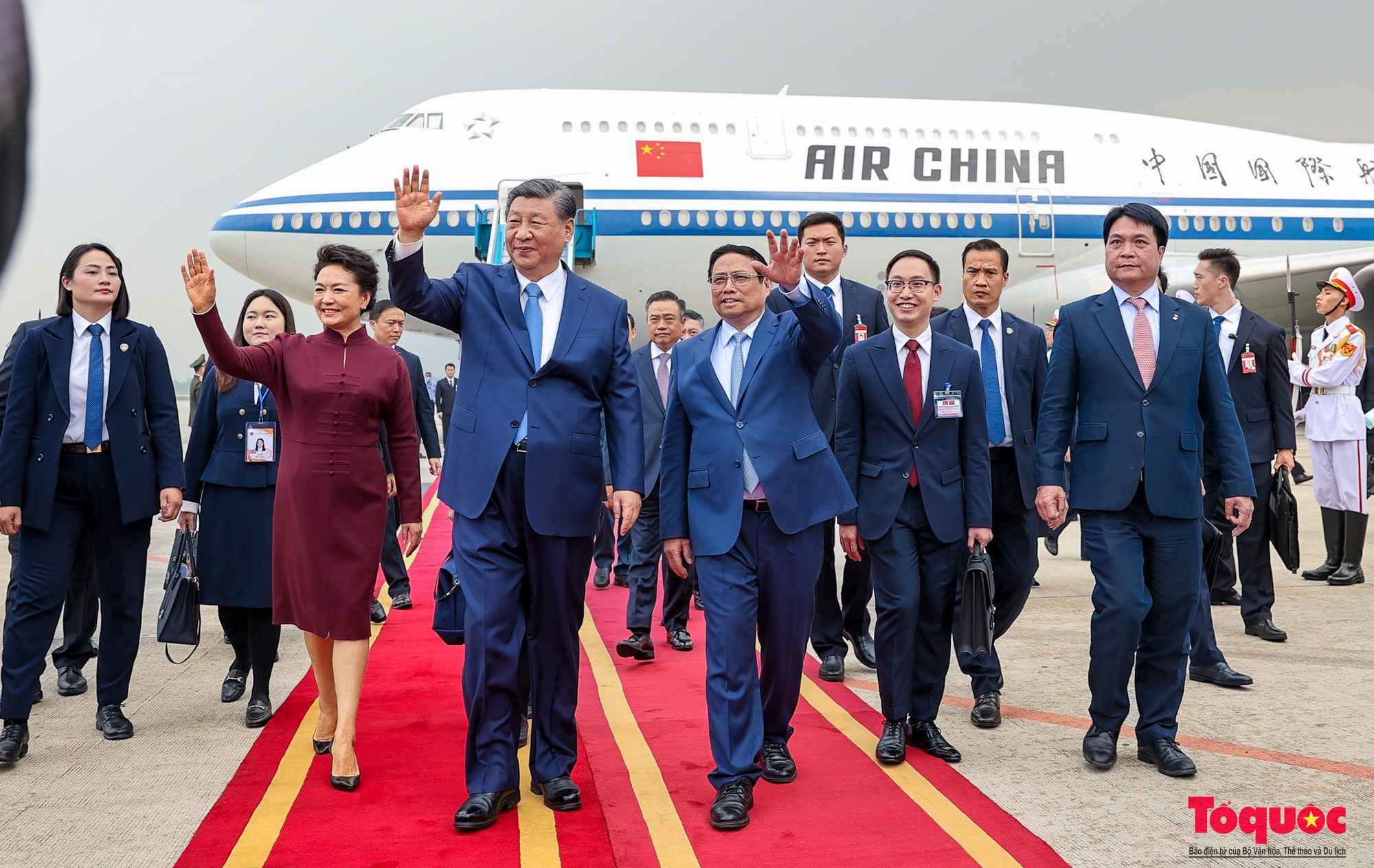 Tổng Bí thư - Chủ tịch nước Trung Quốc Tập Cận Bình và phu nhân đến Hà Nội, bắt đầu thăm Việt Nam - Ảnh 5.
