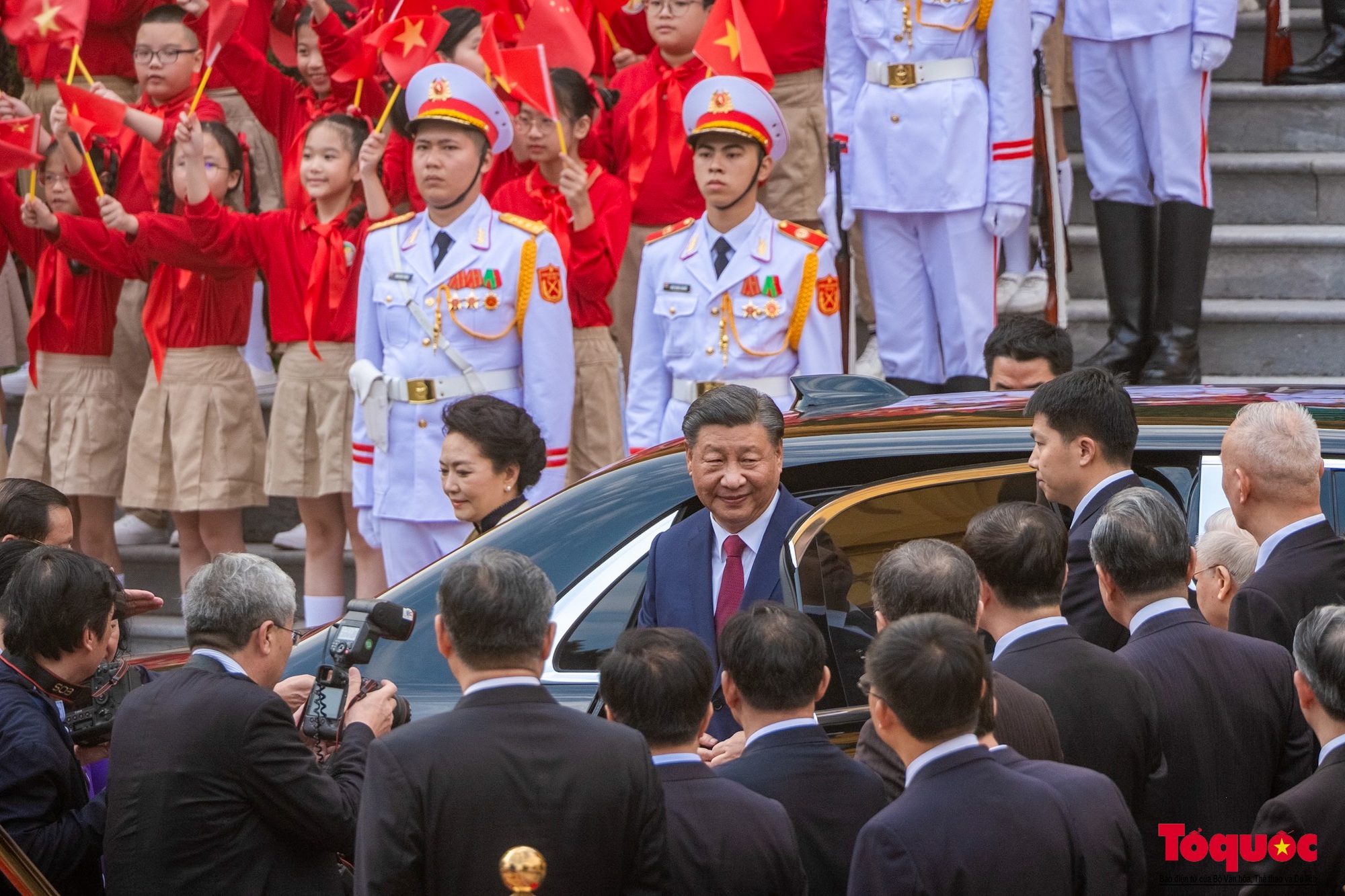 Tổng Bí thư Nguyễn Phú Trọng chủ trì lễ đón Tổng Bí thư, Chủ tịch Trung Quốc Tập Cận Bình - Ảnh 10.