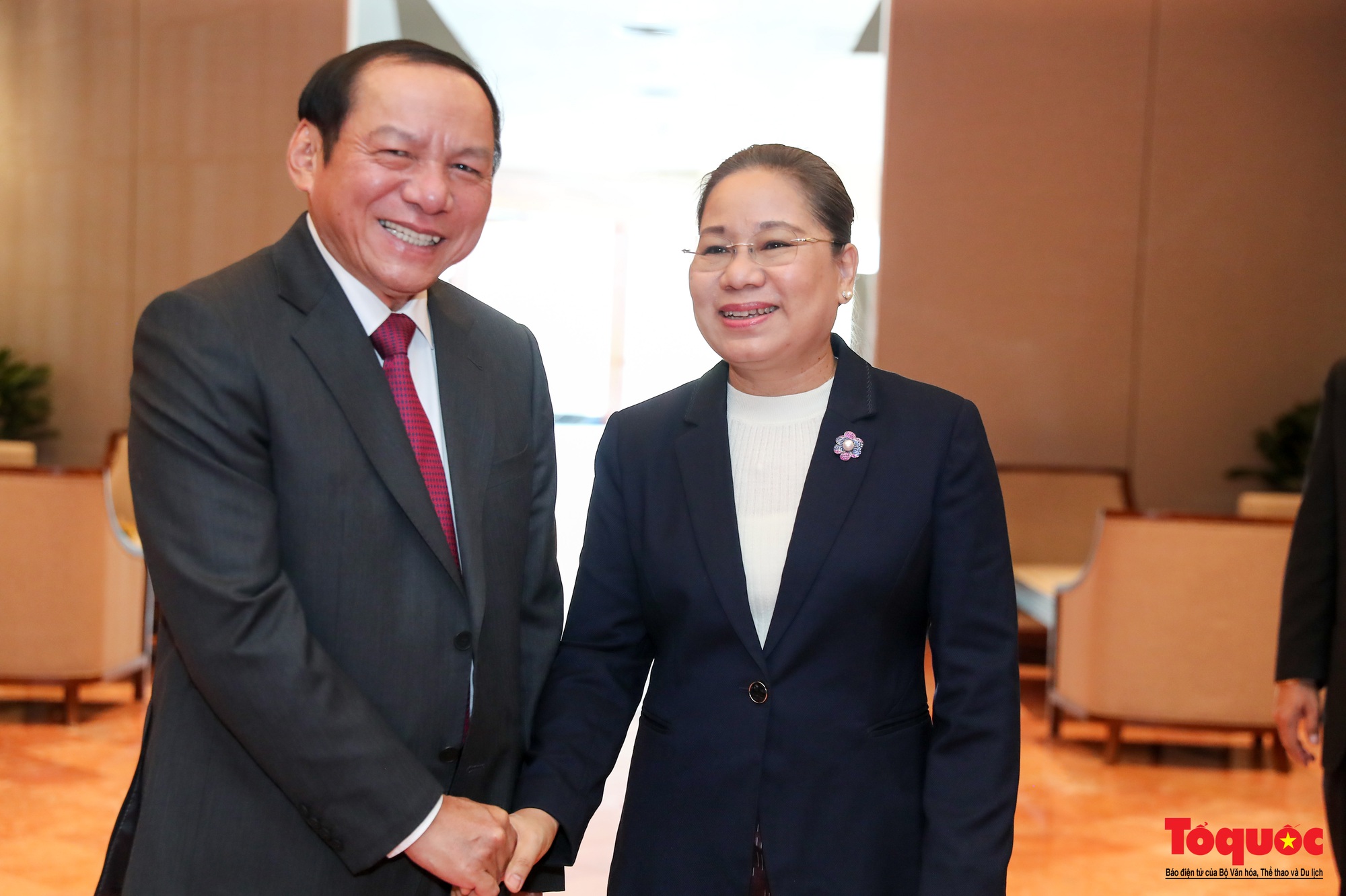 Chùm ảnh: Bộ trưởng Bộ VHTTDL Việt Nam hội đàm với Bộ Thông tin, Văn hóa và Du lịch Lào  - Ảnh 1.