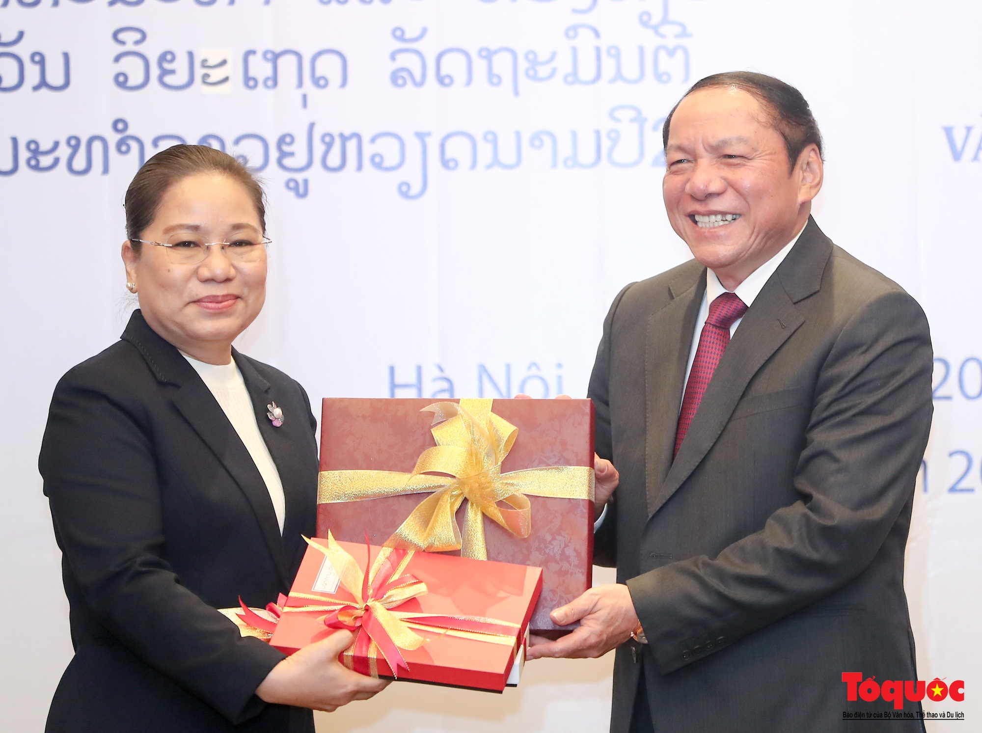 Chùm ảnh: Bộ trưởng Bộ VHTTDL Việt Nam hội đàm với Bộ Thông tin, Văn hóa và Du lịch Lào  - Ảnh 11.