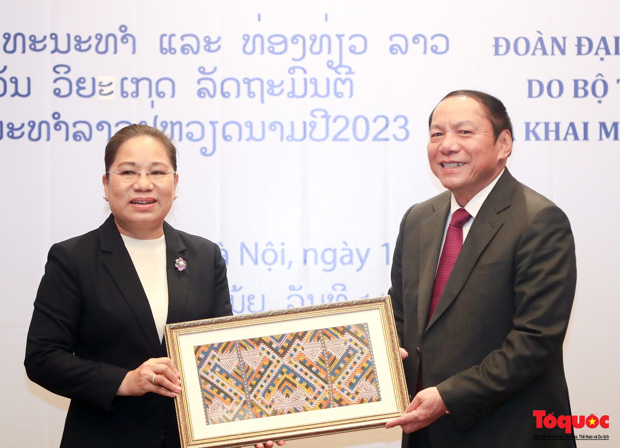 Chùm ảnh: Bộ trưởng Bộ VHTTDL Việt Nam hội đàm với Bộ Thông tin, Văn hóa và Du lịch Lào  - Ảnh 12.