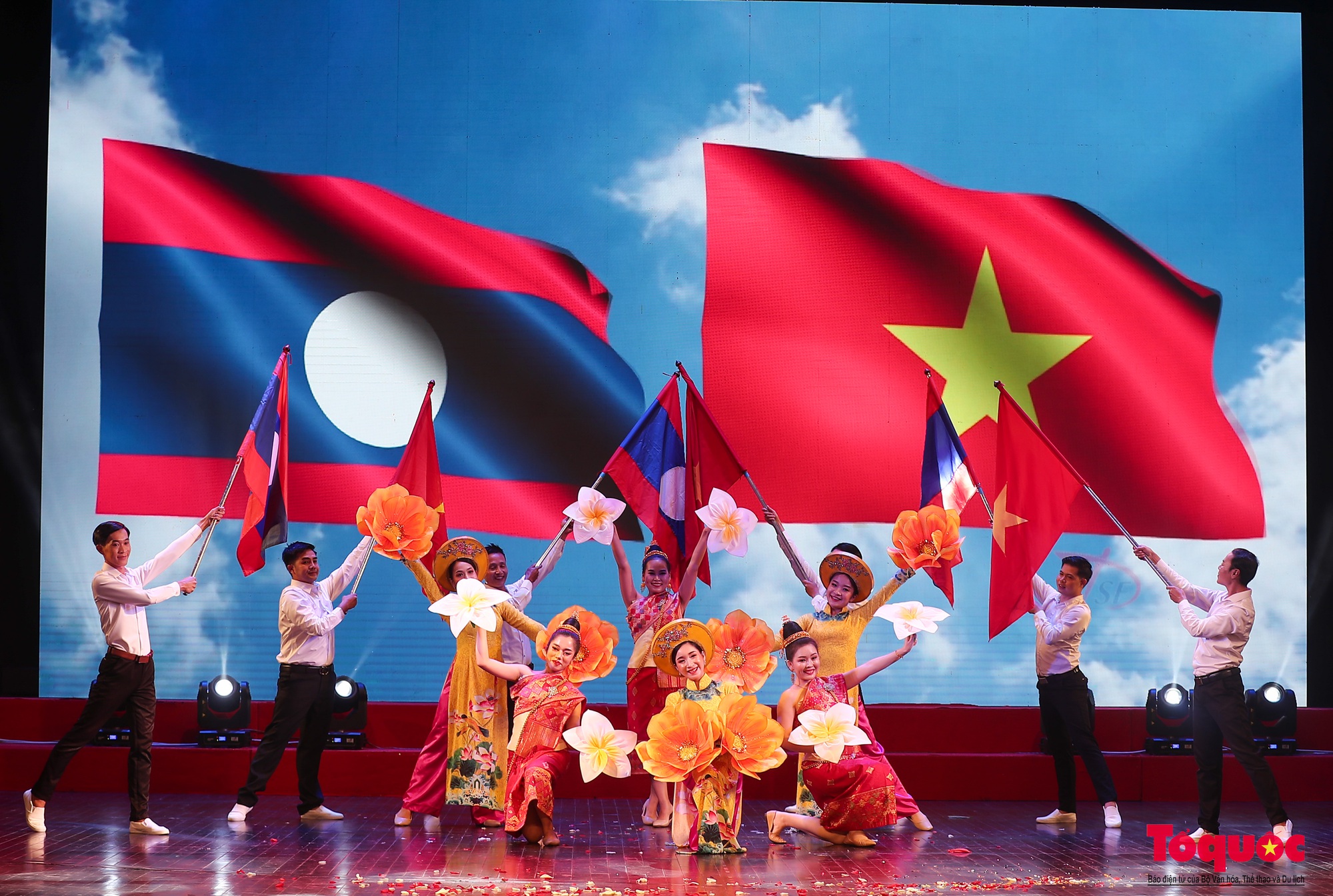 Rực rỡ sắc màu văn hóa đất nước Triệu Voi tại Hà Nội - Ảnh 19.