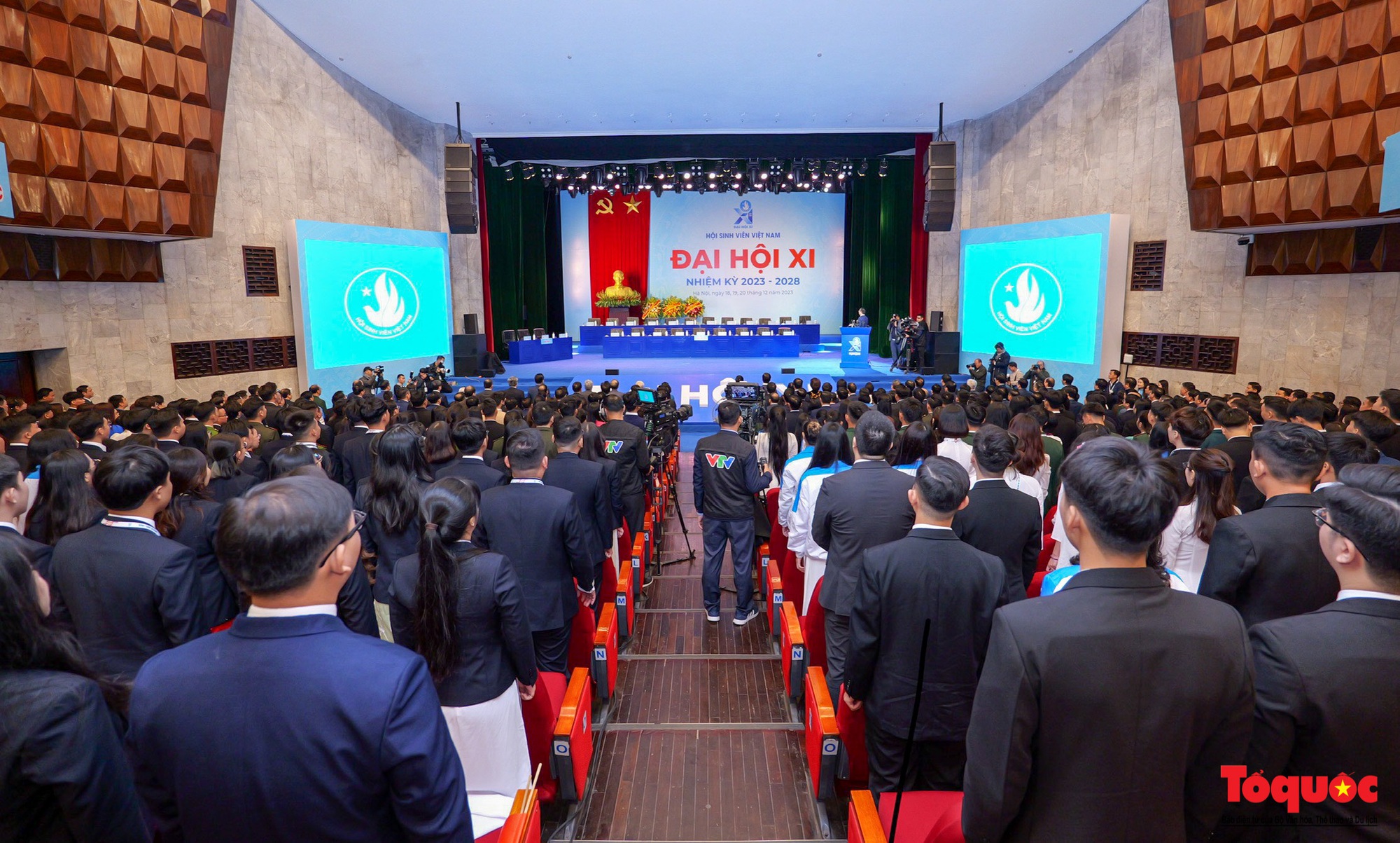 Chủ tịch nước Võ Văn Thưởng dự Đại hội đại biểu toàn quốc Hội Sinh viên Việt Nam lần thứ XI - Ảnh 1.