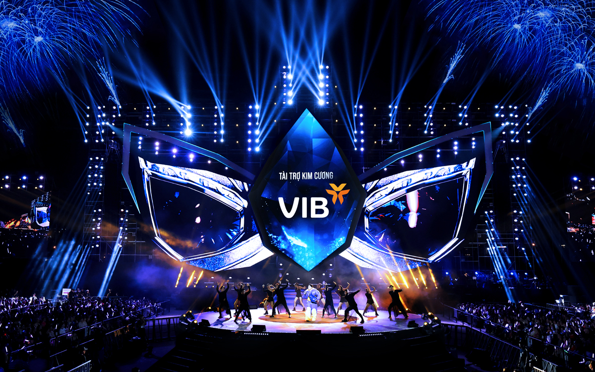 Hàng chục nghìn khán giả &quot;quẩy&quot; hết nấc cùng The Masked Singer Vietnam All-Star Concert 2023 - Ảnh 1.