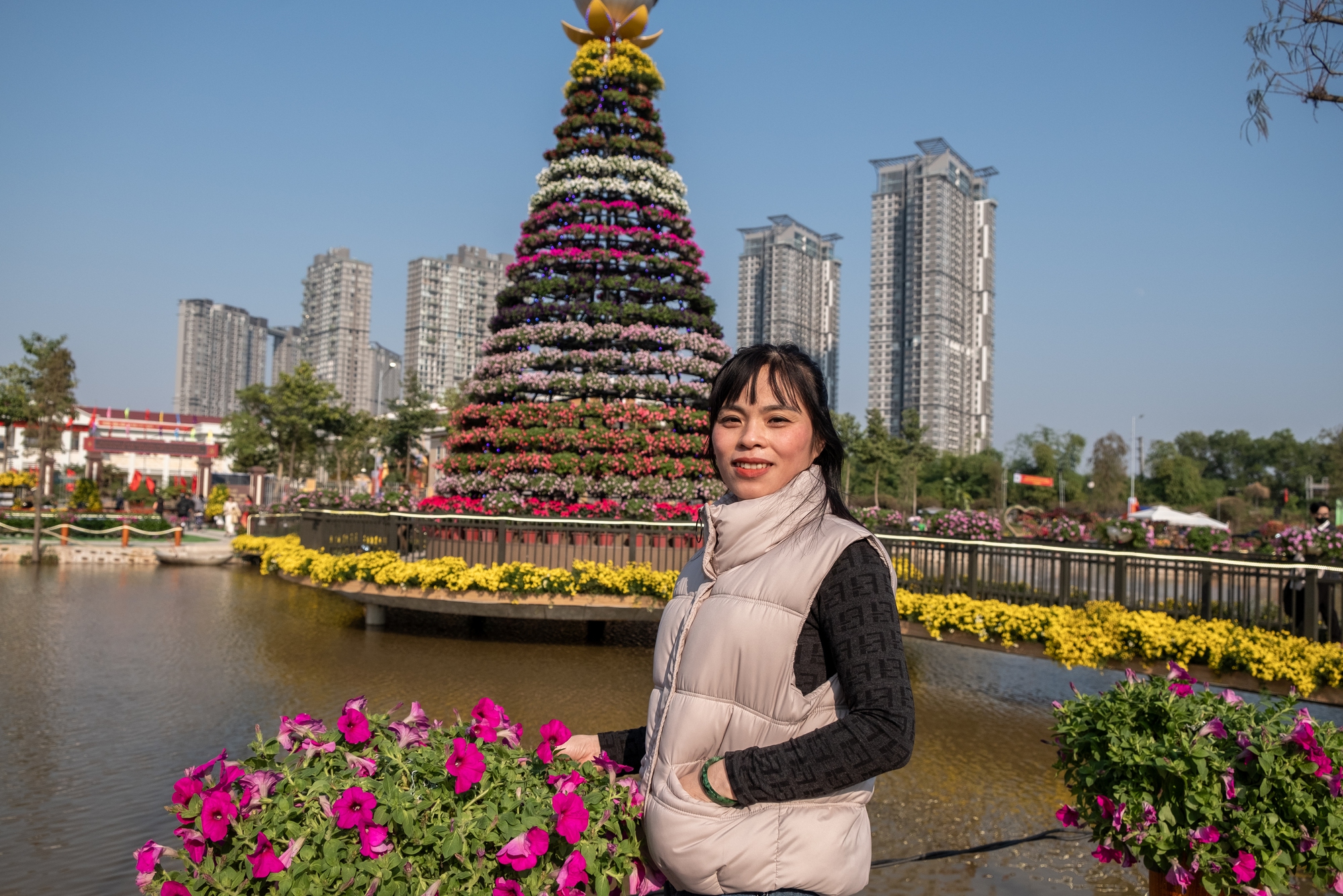 Lễ hội hoa Xuân Quan thu hút đông đảo du khách đến chiêm ngưỡng - Ảnh 3.