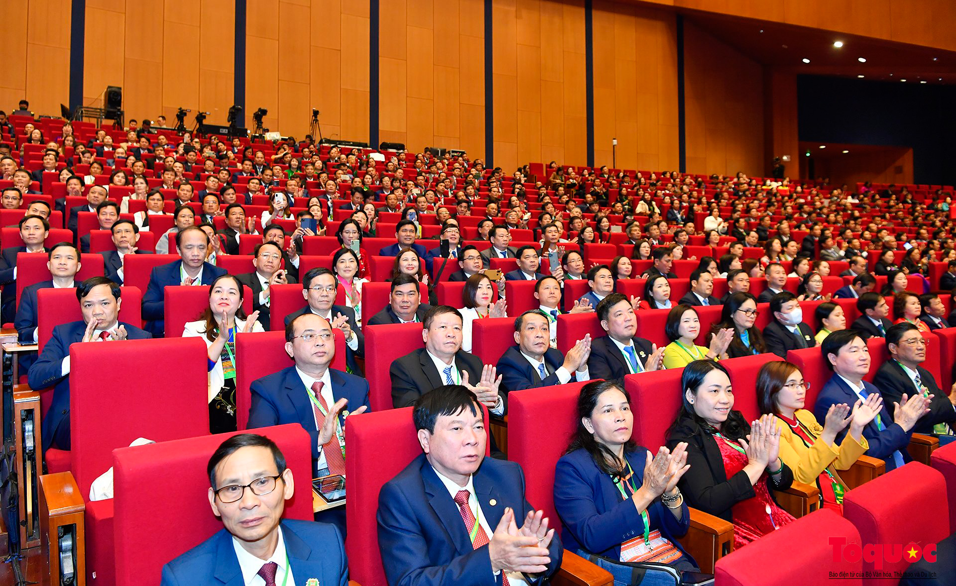 Khai mạc trọng thể Đại hội đại biểu toàn quốc Hội Nông dân Việt Nam lần thứ VIII, nhiệm kỳ 2023-2028 - Ảnh 10.