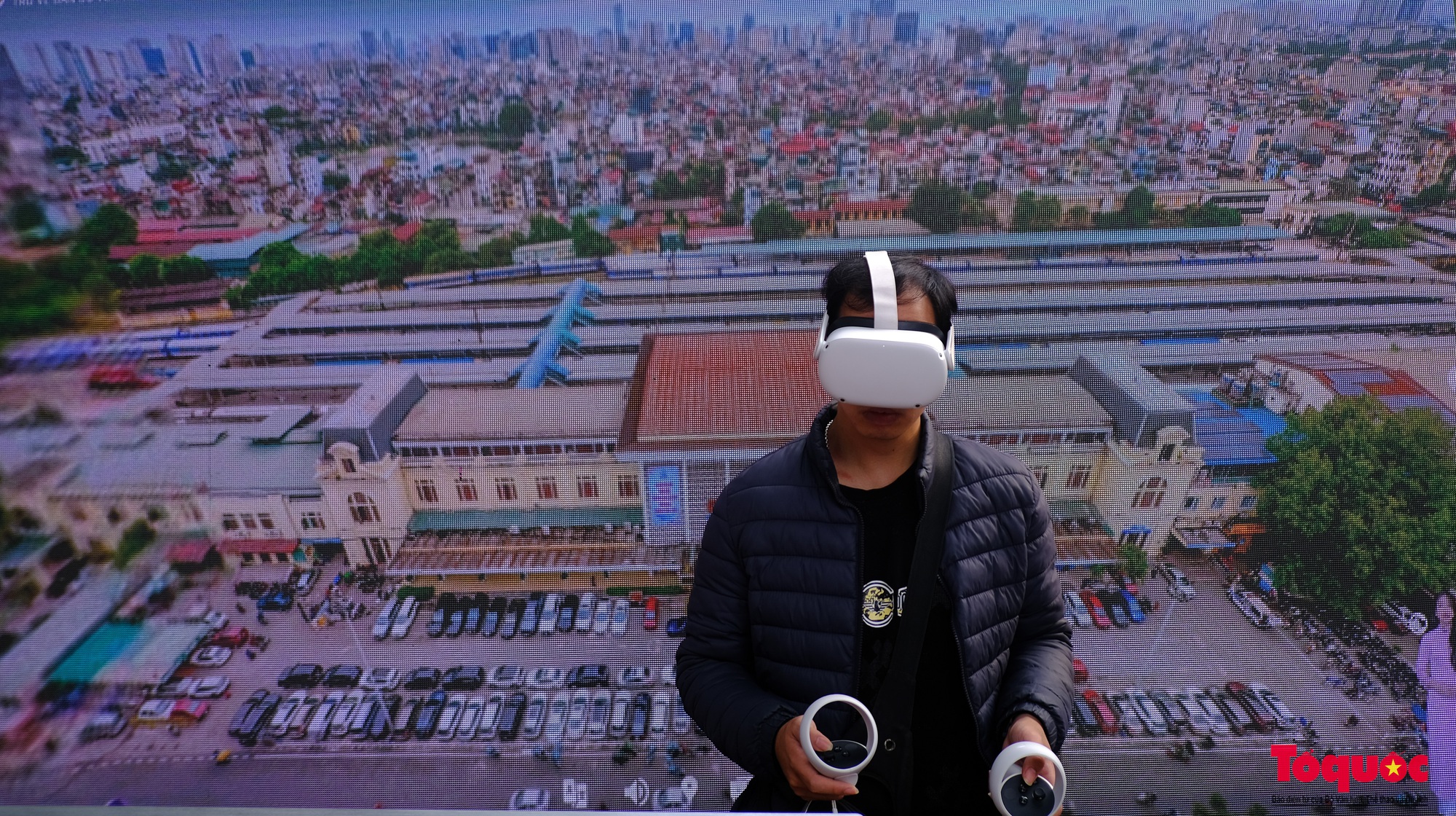 Du học sinh nước ngoài thích thú trải nghiệm khám phá “địa chỉ đỏ” bằng thực tế ảo VR360 - Ảnh 12.