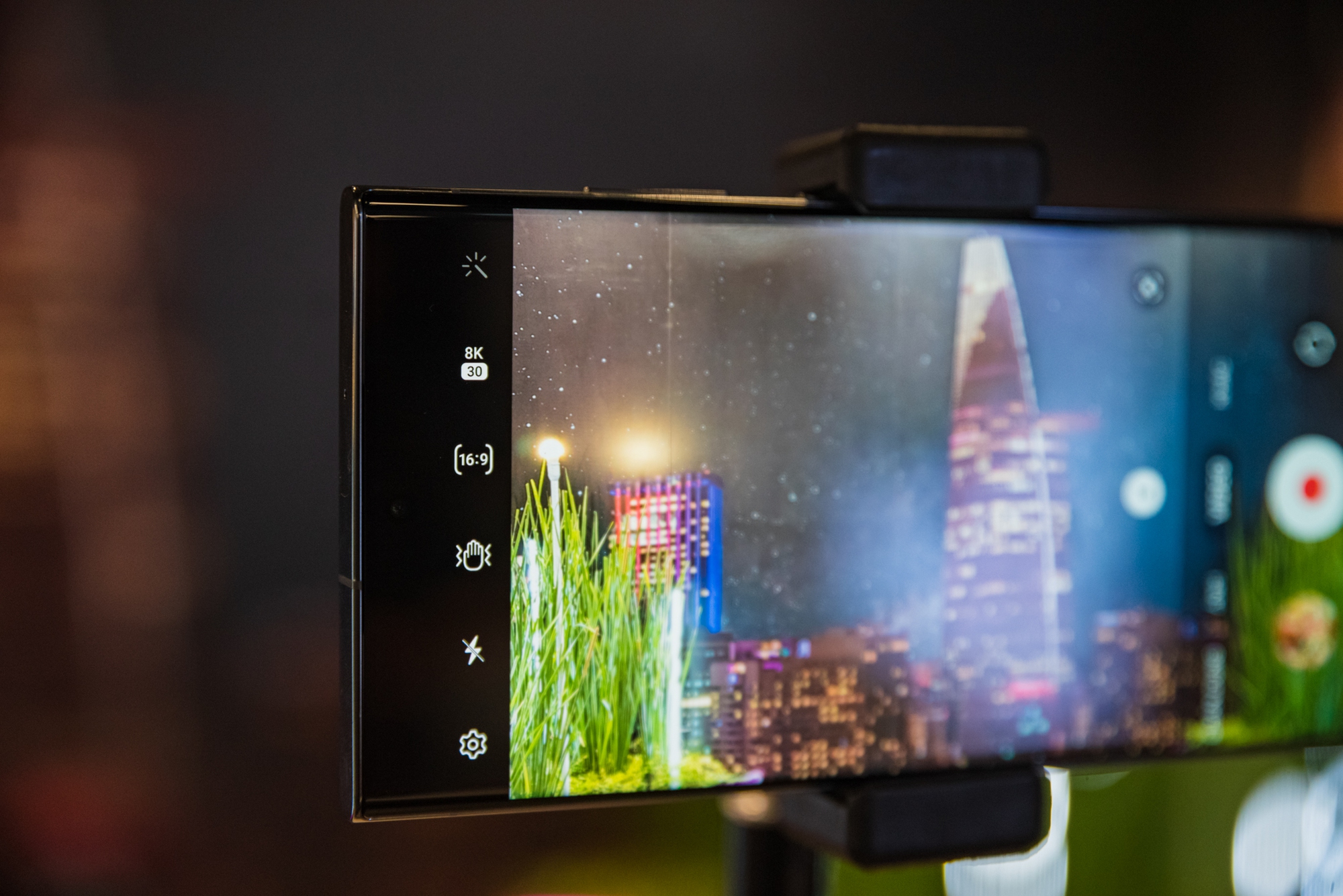 Galaxy S23 Ultraがリリースされ、電話カメラでの主導的地位を証明しました - 写真1. Galaxy S23 Ultraがリリースされ、電話カメラでの主導的地位を証明しました - 写真1.