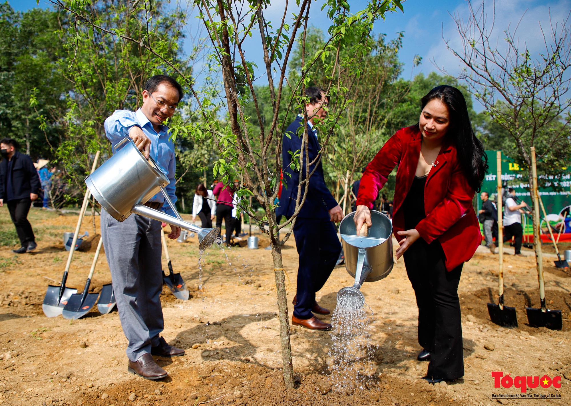 Quyền Chủ tịch nước Võ Thị Ánh Xuân dự “Ngày hội sắc xuân trên mọi miền Tổ quốc” - Ảnh 13.