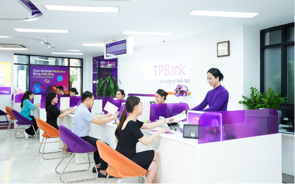 TPBank chiếm trọn niềm tin trên hành trình đồng hành bền bỉ cùng hàng triệu khách hàng - Ảnh 1.