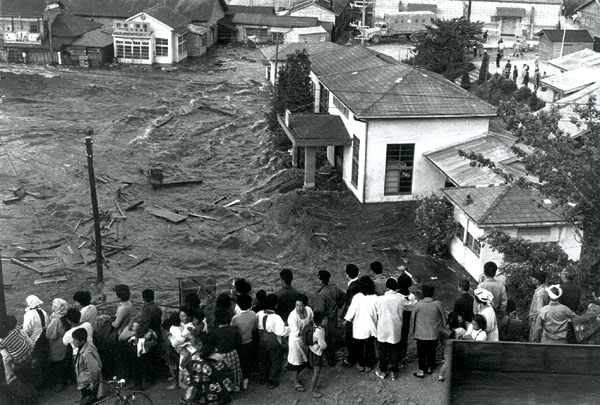 Trận động đất ám ảnh nhất thế giới: Bắt nguồn từ vết nứt 800 km, khiến 2 triệu người mất nhà cửa - Ảnh 2.