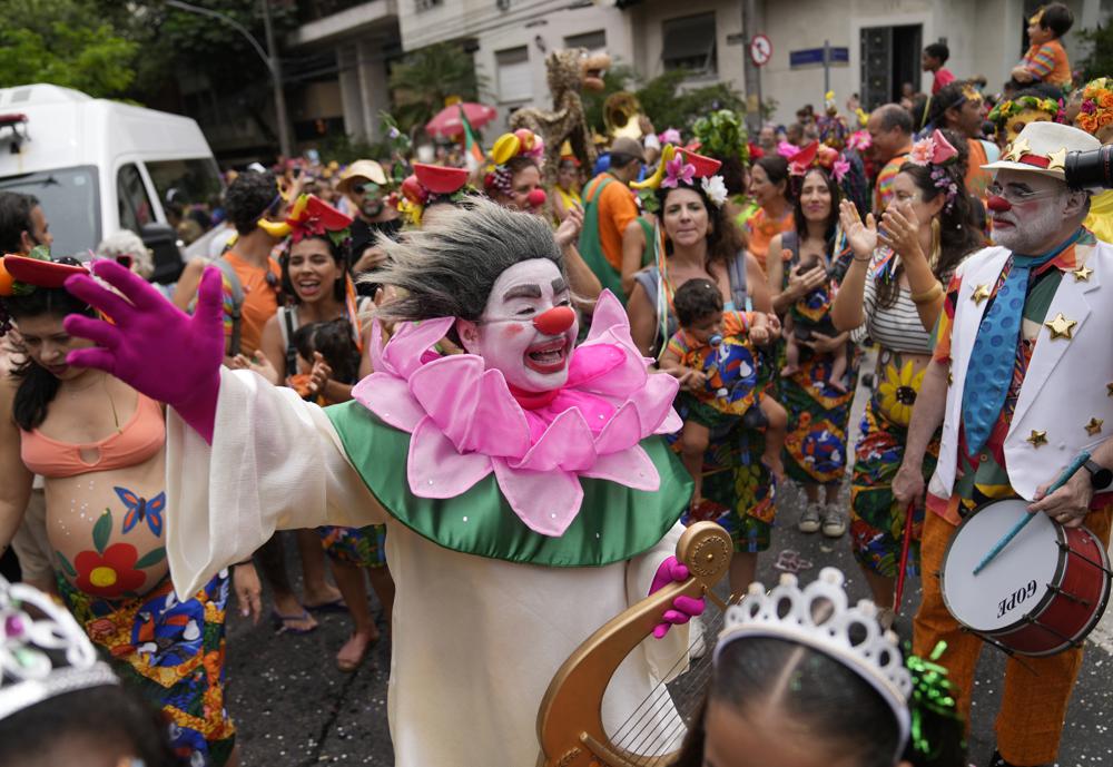 Lễ hội Carnival lớn nhất của Brazil đã trở lại