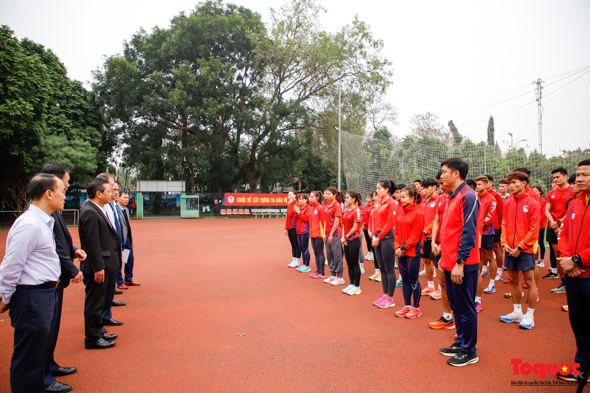 Thứ trưởng Hoàng Đạo Cương yêu cầu đảm bảo các điều kiện tốt nhất cho các vận động viên tham dự SEA Games 32 - Ảnh 2.