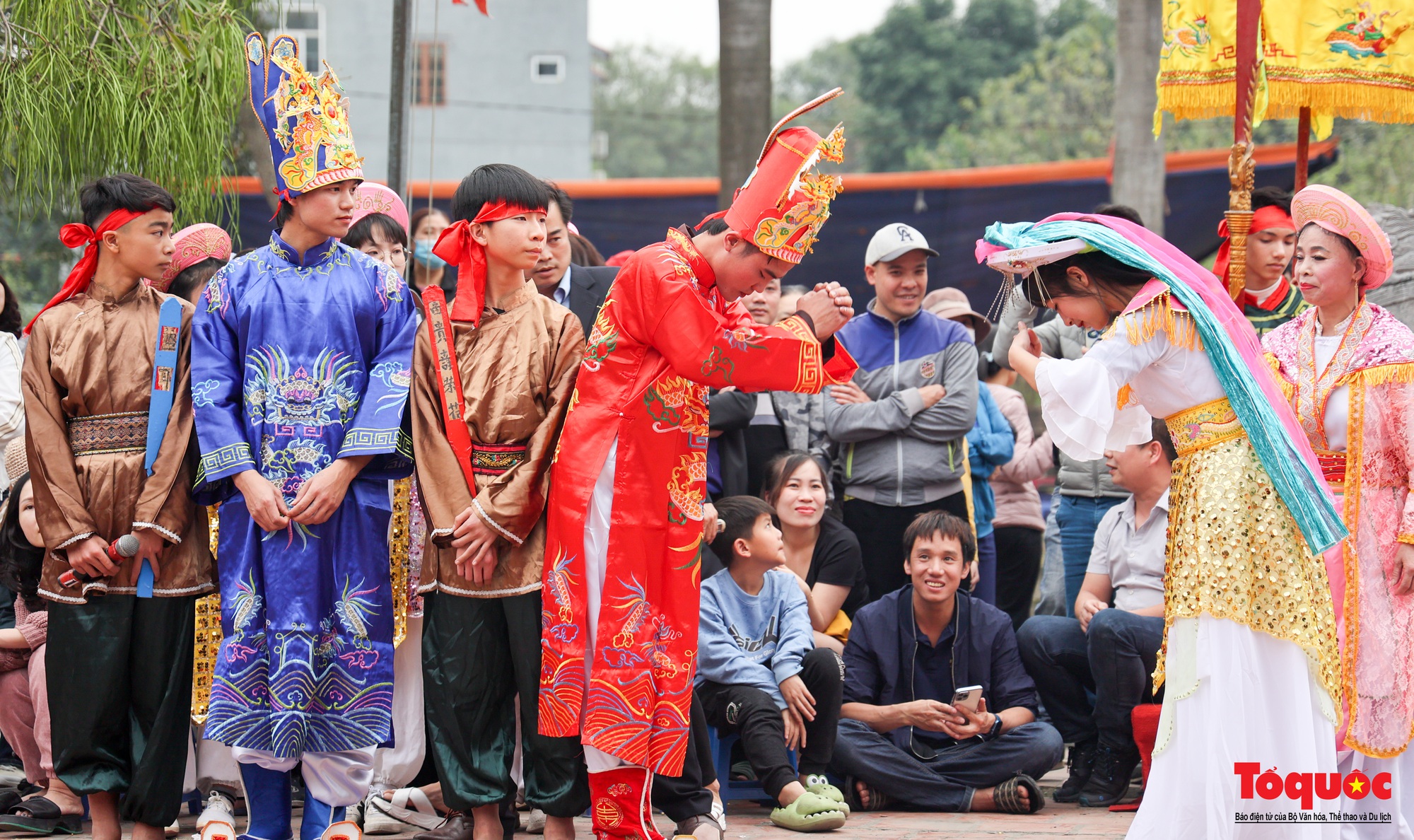 Hà Nội: Độc lạ hội thi câu ếch, bắt lươn... để kén rể - Ảnh 14.