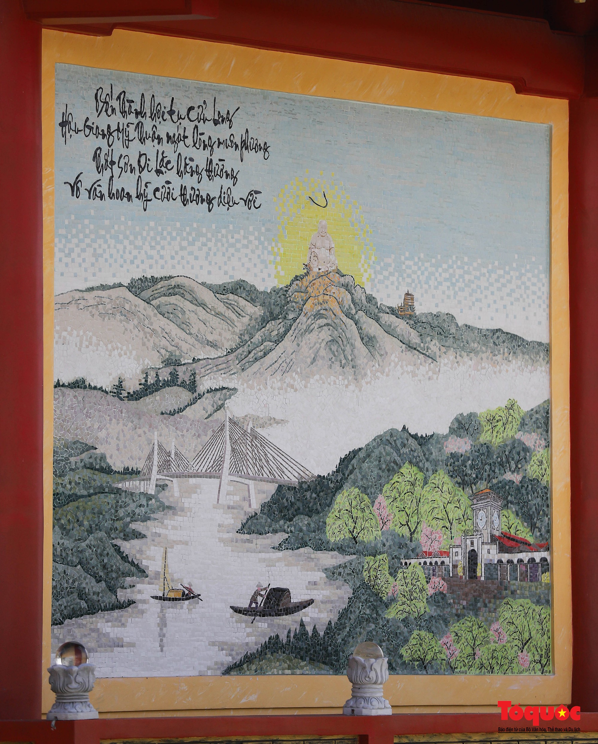 Cận cảnh 16 bức tranh sứ độc bản trên tường vừa được xác lập kỷ lục Việt Nam - Ảnh 8.