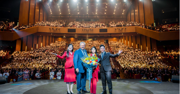 TS. John C.Maxwell vô cùng ấn tượng trước tinh thần học tập của GEIN Academy - Ảnh 1.