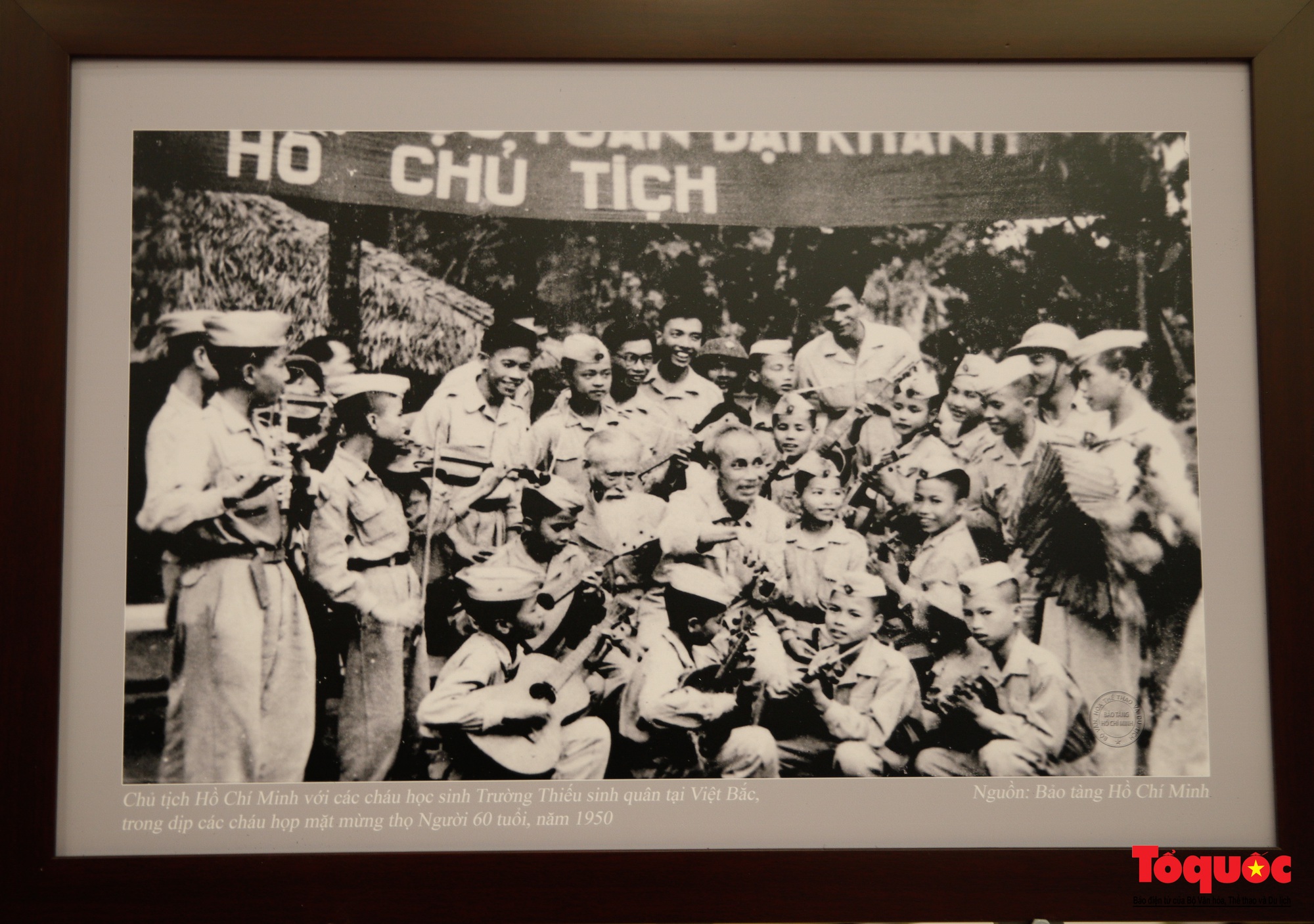 Lãnh đạo Bộ Văn hóa, Thể thao và Du lịch kiểm tra công tác chuẩn bị cho Triển lãm ảnh 80 năm Đề cương về Văn hóa Việt Nam - Ảnh 8.