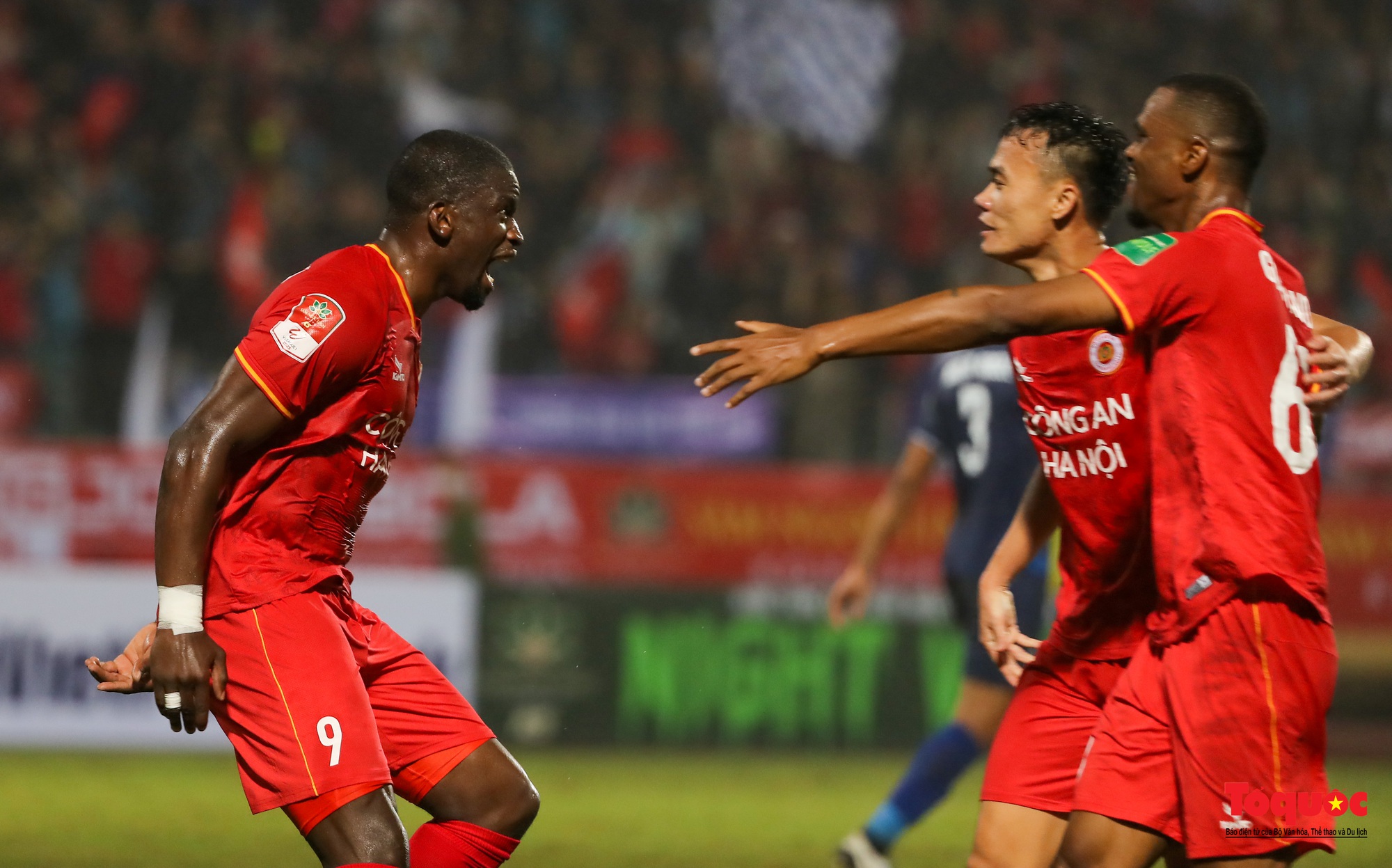 Công an Hà Nội có chiến thắng 5 sao trước Topeland Bình Định trong ngày trở lại V-League - Ảnh 16.