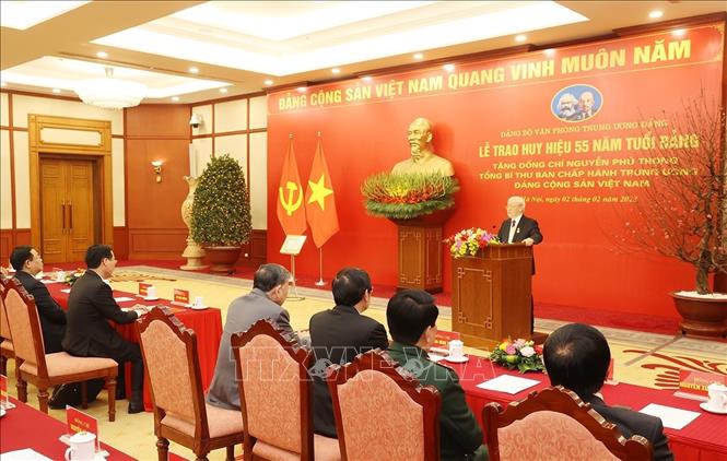 Lễ trao Huy hiệu 55 năm tuổi Đảng tặng Tổng Bí thư Nguyễn Phú Trọng - Ảnh 4.
