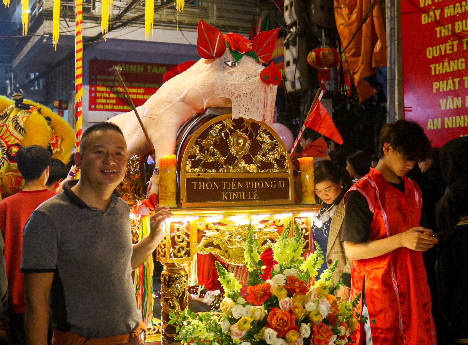 Độc đáo lễ hội rước lợn tại Hà Nội - Ảnh 7.