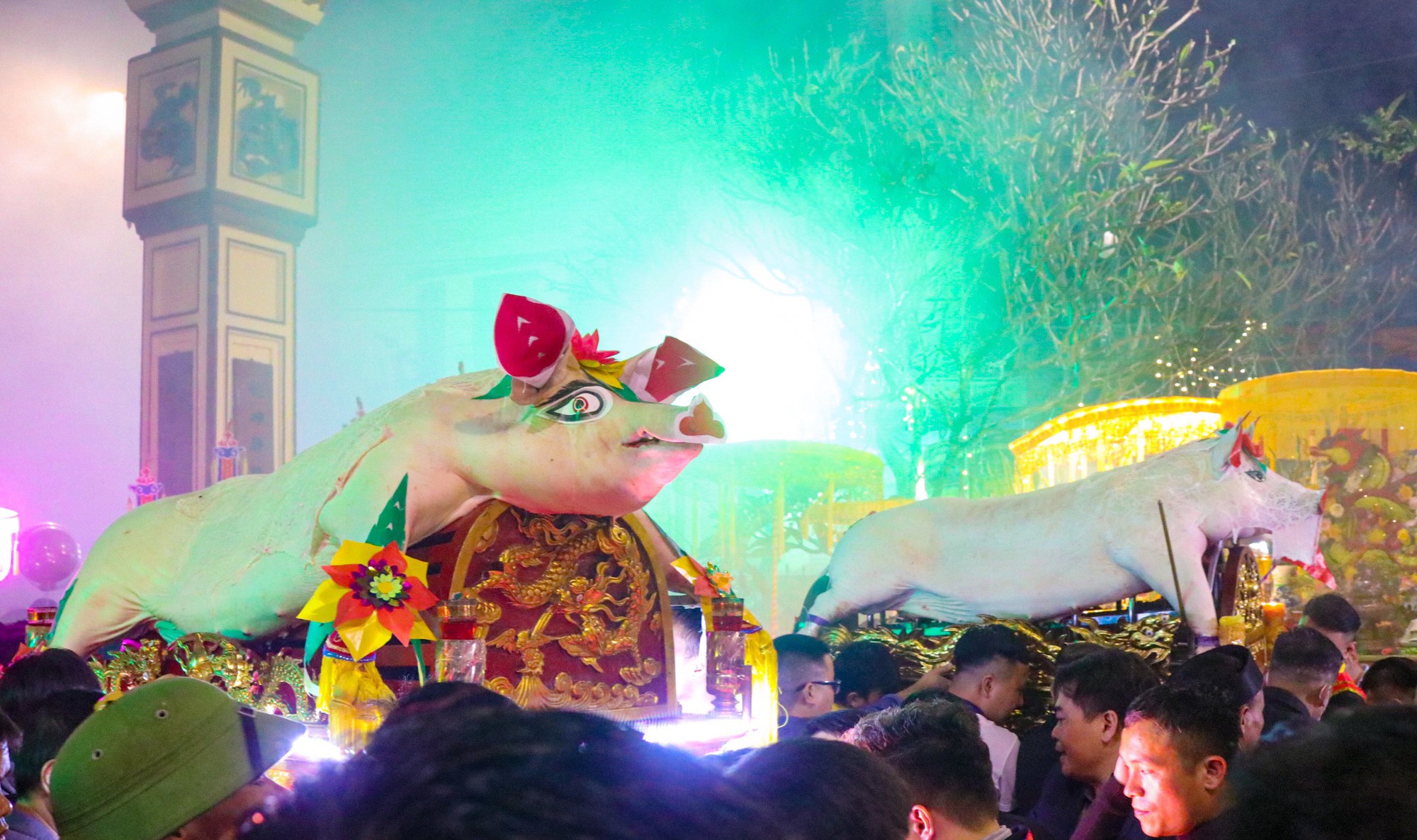 Độc đáo lễ hội rước lợn tại Hà Nội - Ảnh 15.